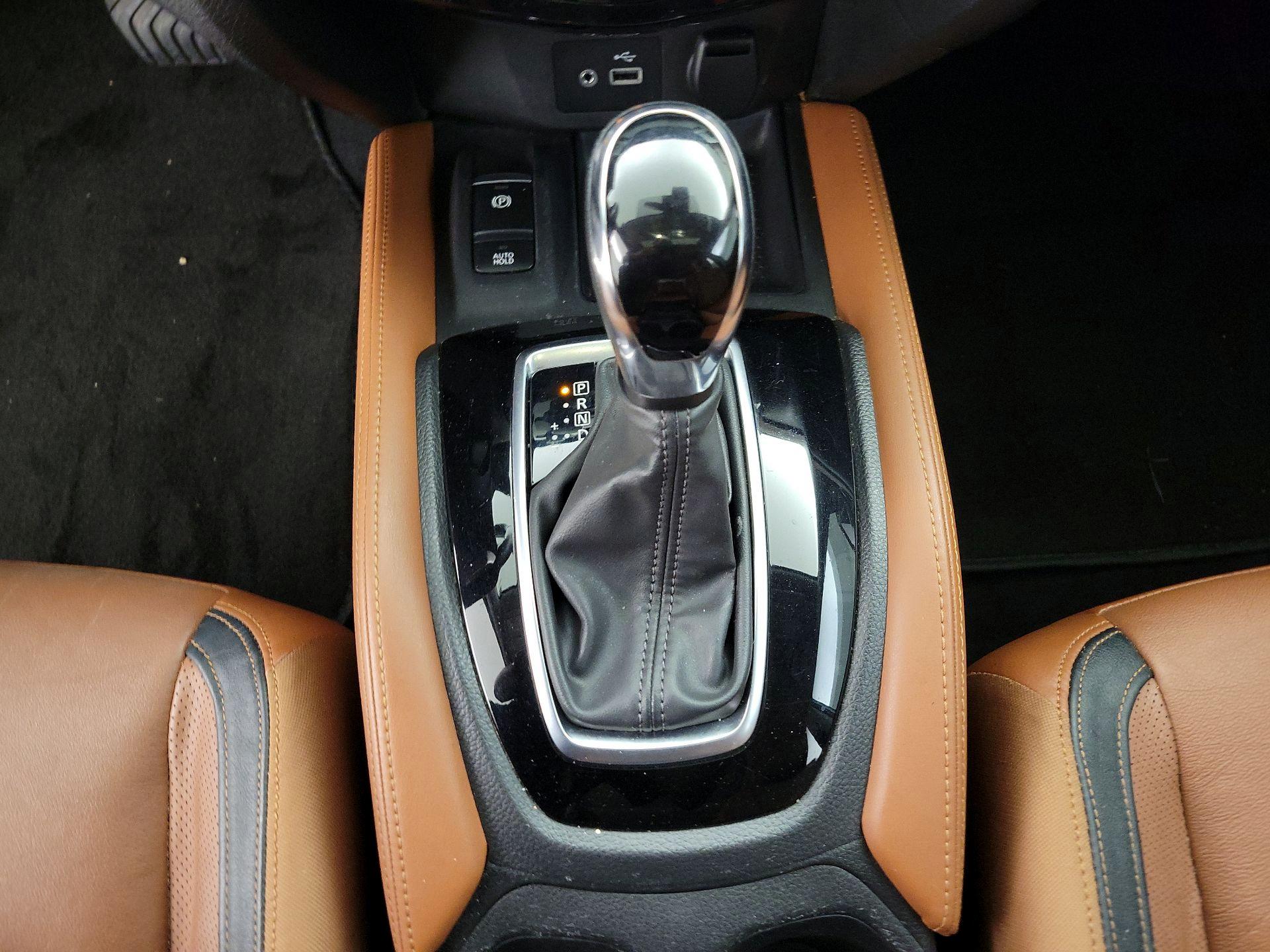 Thumbnail: 2018 Nissan Rogue - 17