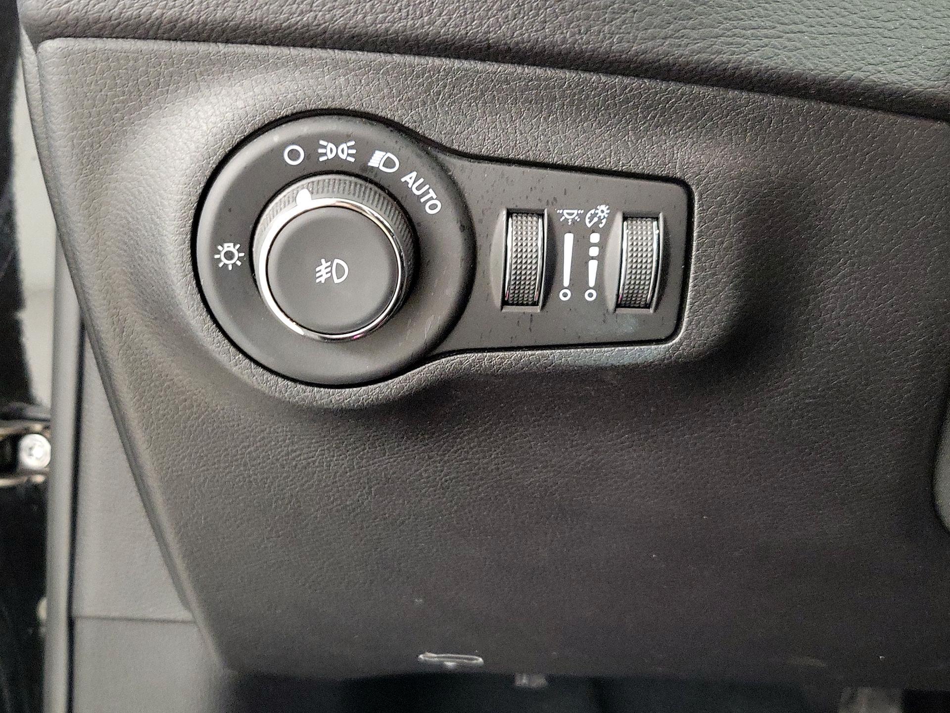 Thumbnail: 2018 Jeep Compass - 13