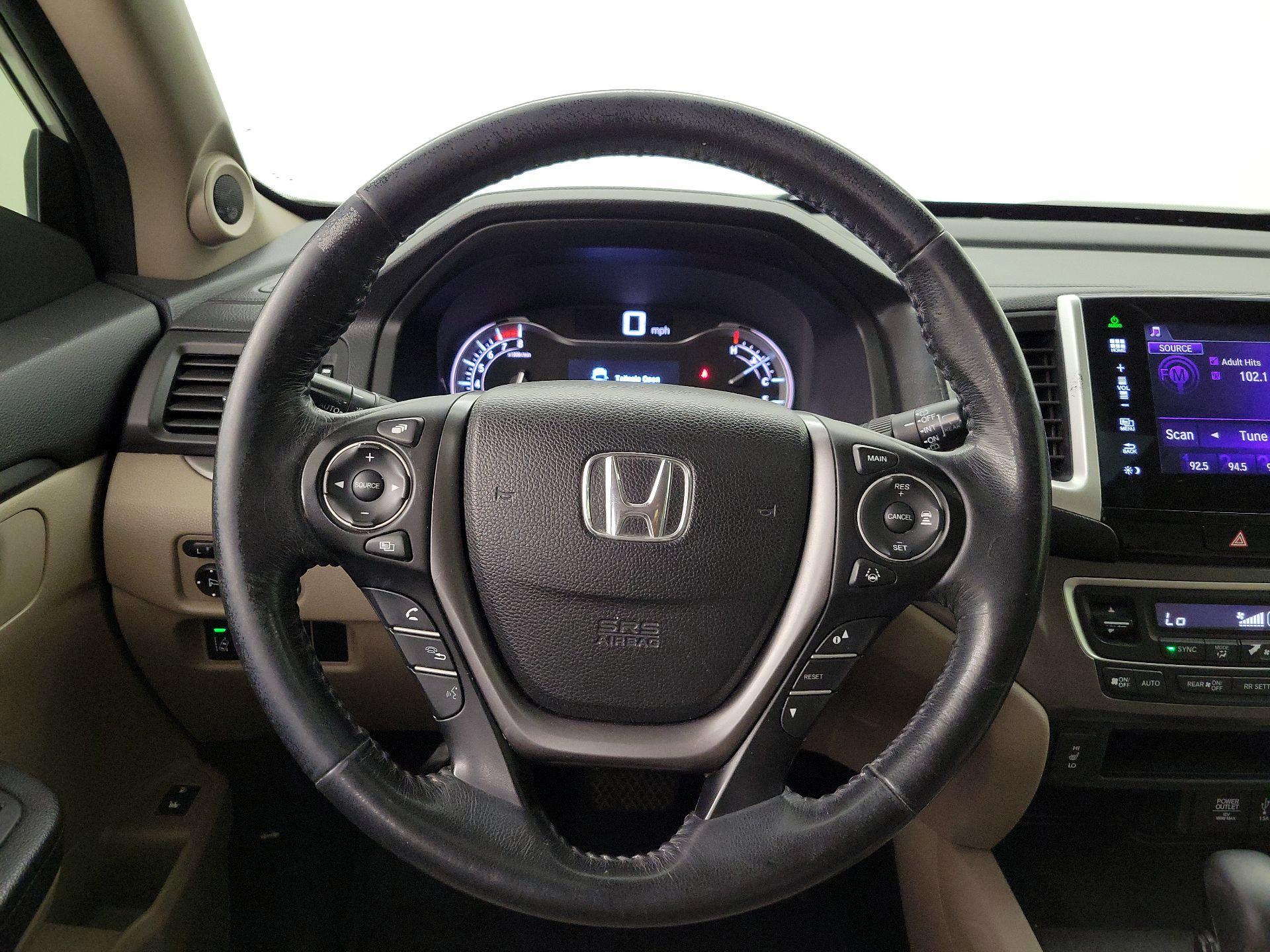 Thumbnail: 2016 Honda Pilot - 10