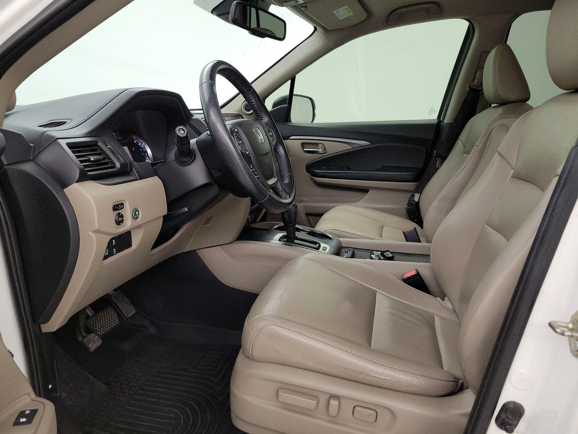 Thumbnail: 2016 Honda Pilot - 11