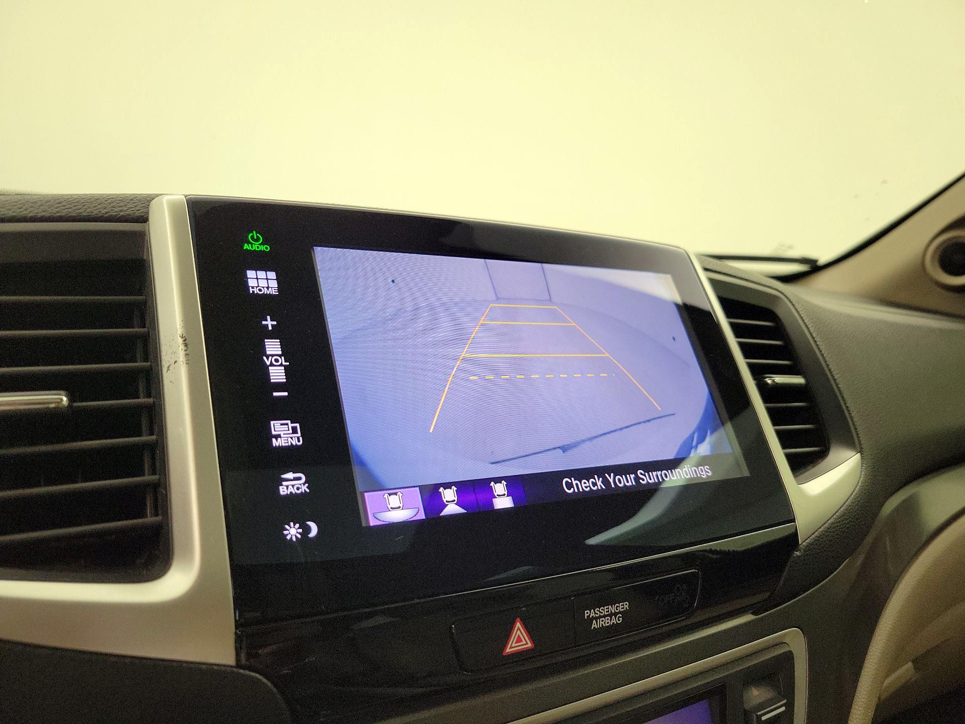 Thumbnail: 2016 Honda Pilot - 14