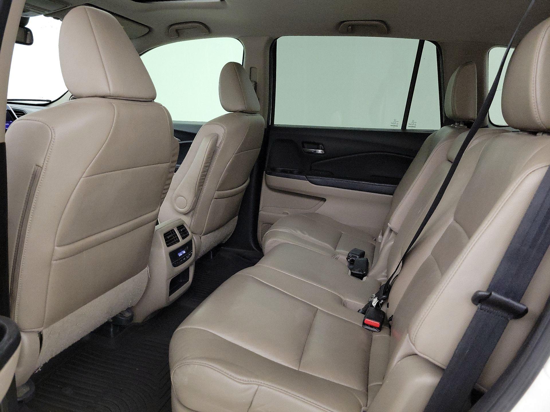 Thumbnail: 2016 Honda Pilot - 19
