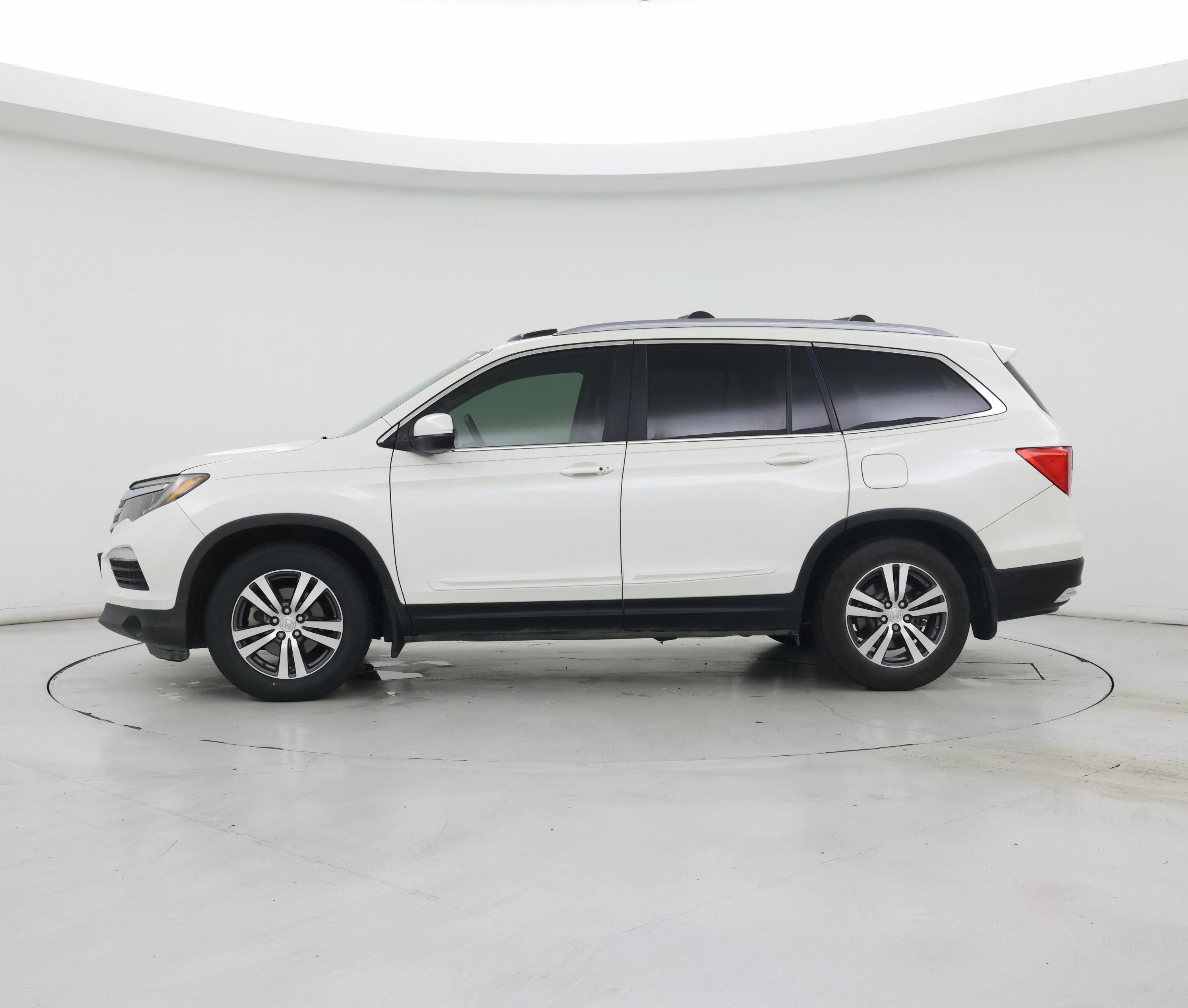 Thumbnail: 2016 Honda Pilot - 3