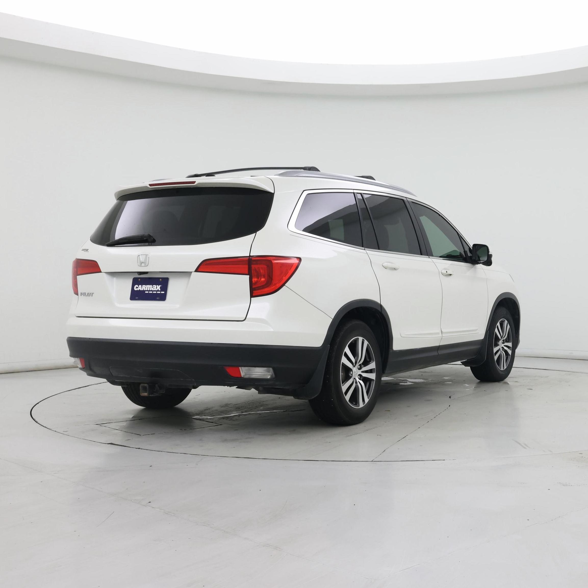 Thumbnail: 2016 Honda Pilot - 8