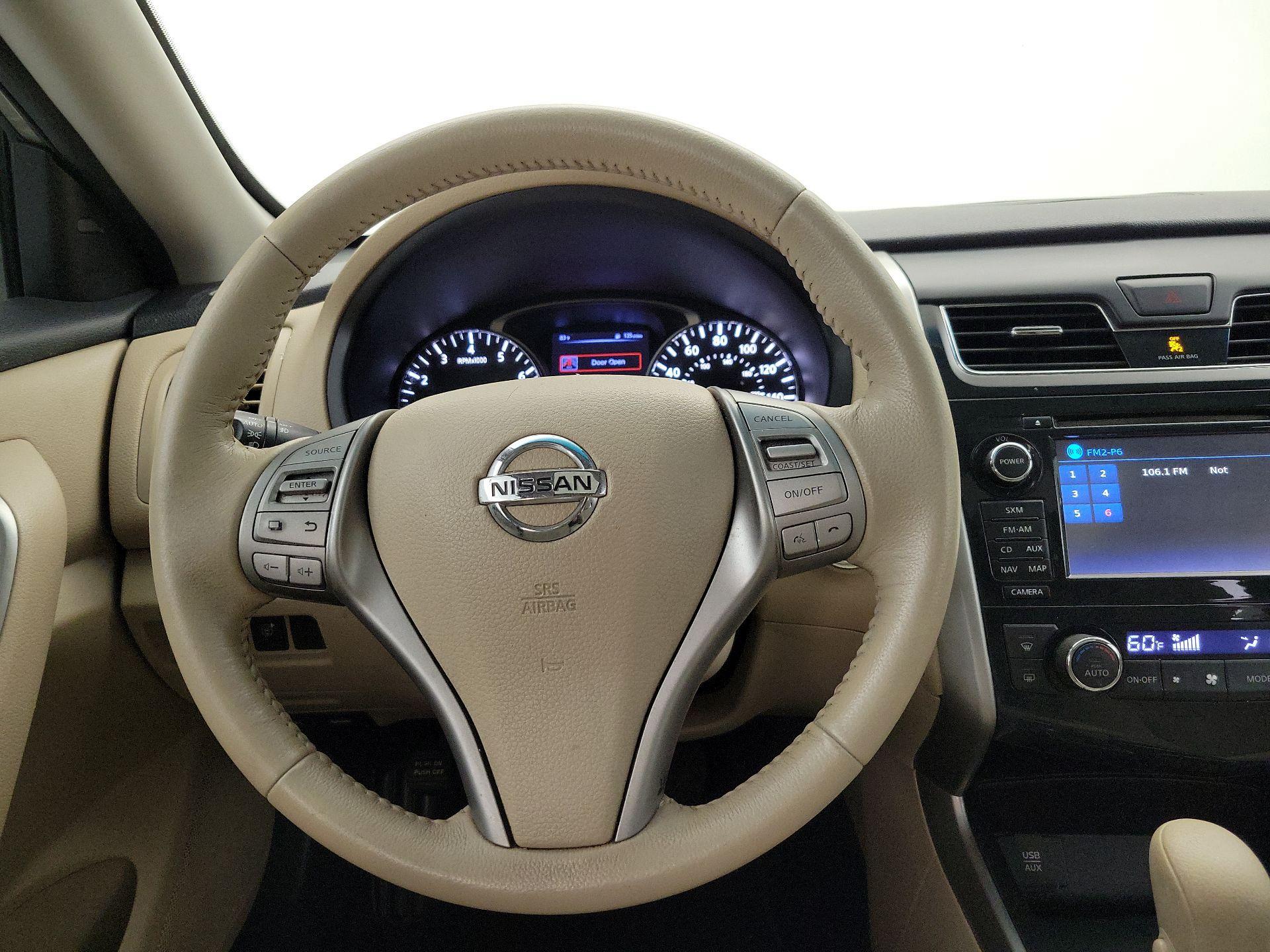 Thumbnail: 2015 Nissan Altima - 10