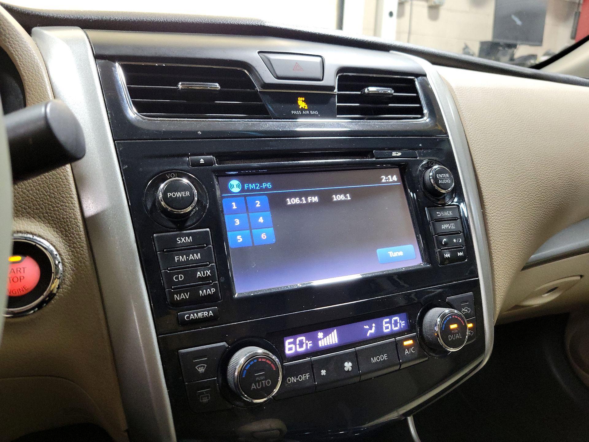 Thumbnail: 2015 Nissan Altima - 15