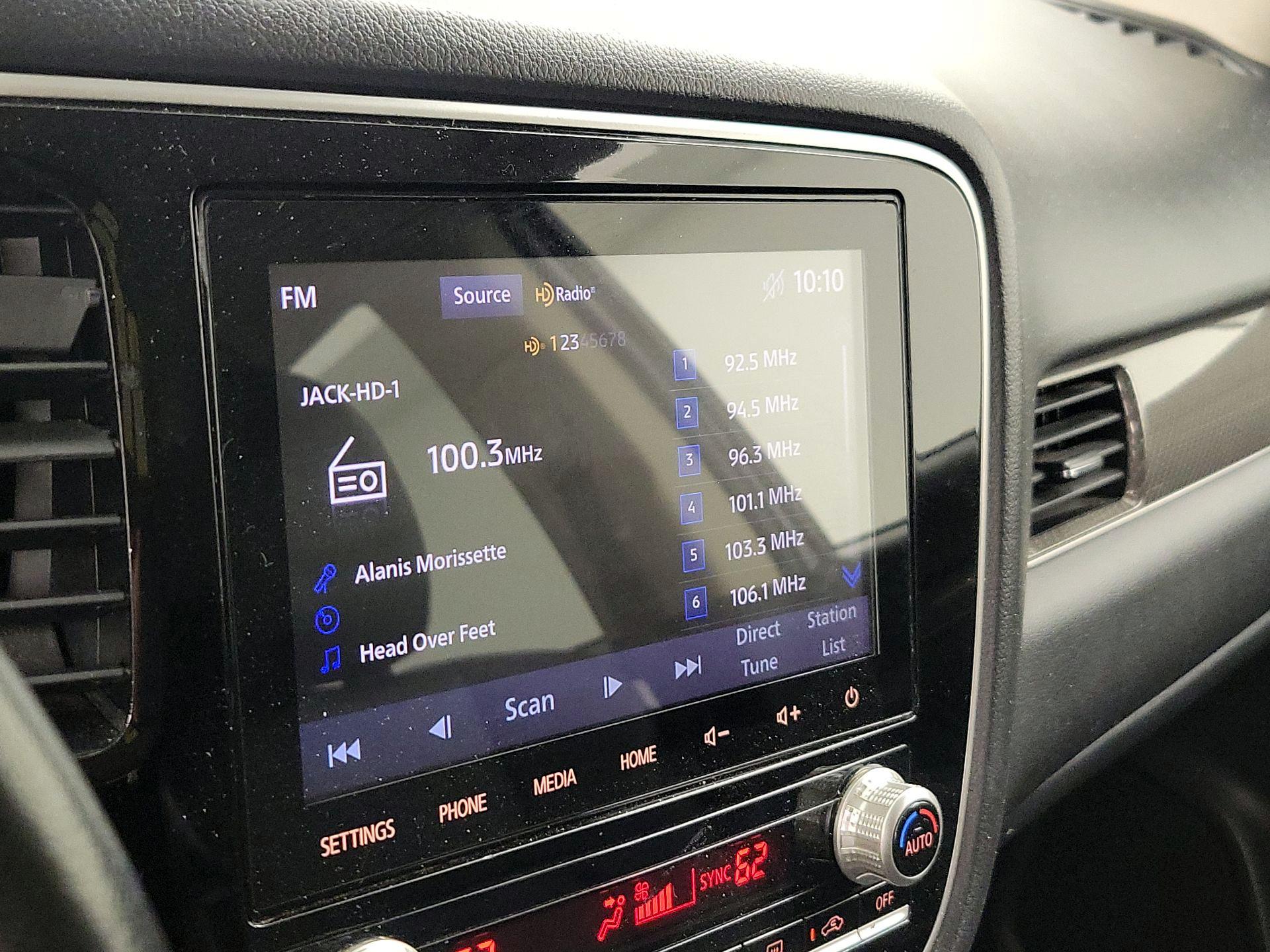 Thumbnail: 2020 Mitsubishi Outlander - 15