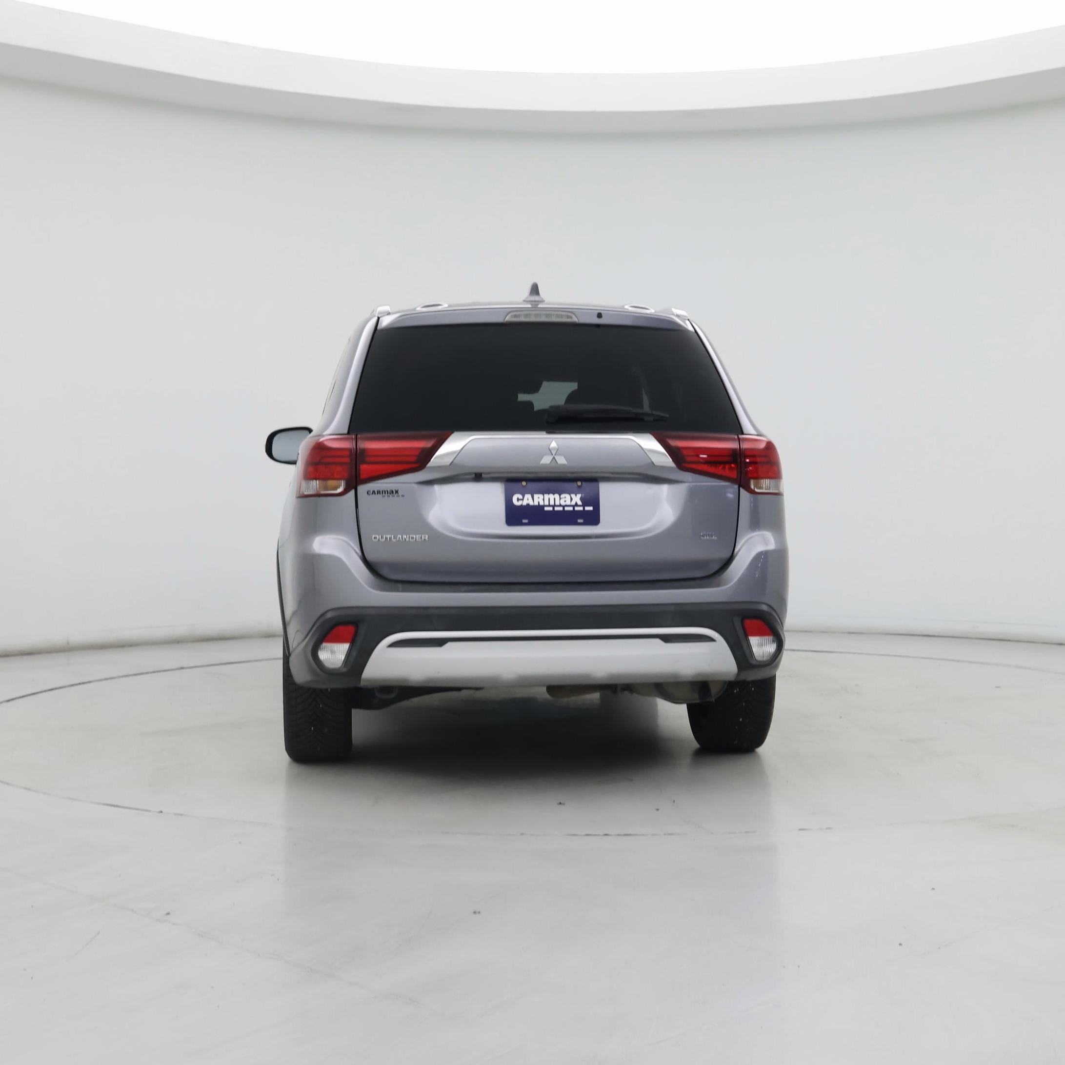 Thumbnail: 2020 Mitsubishi Outlander - 6