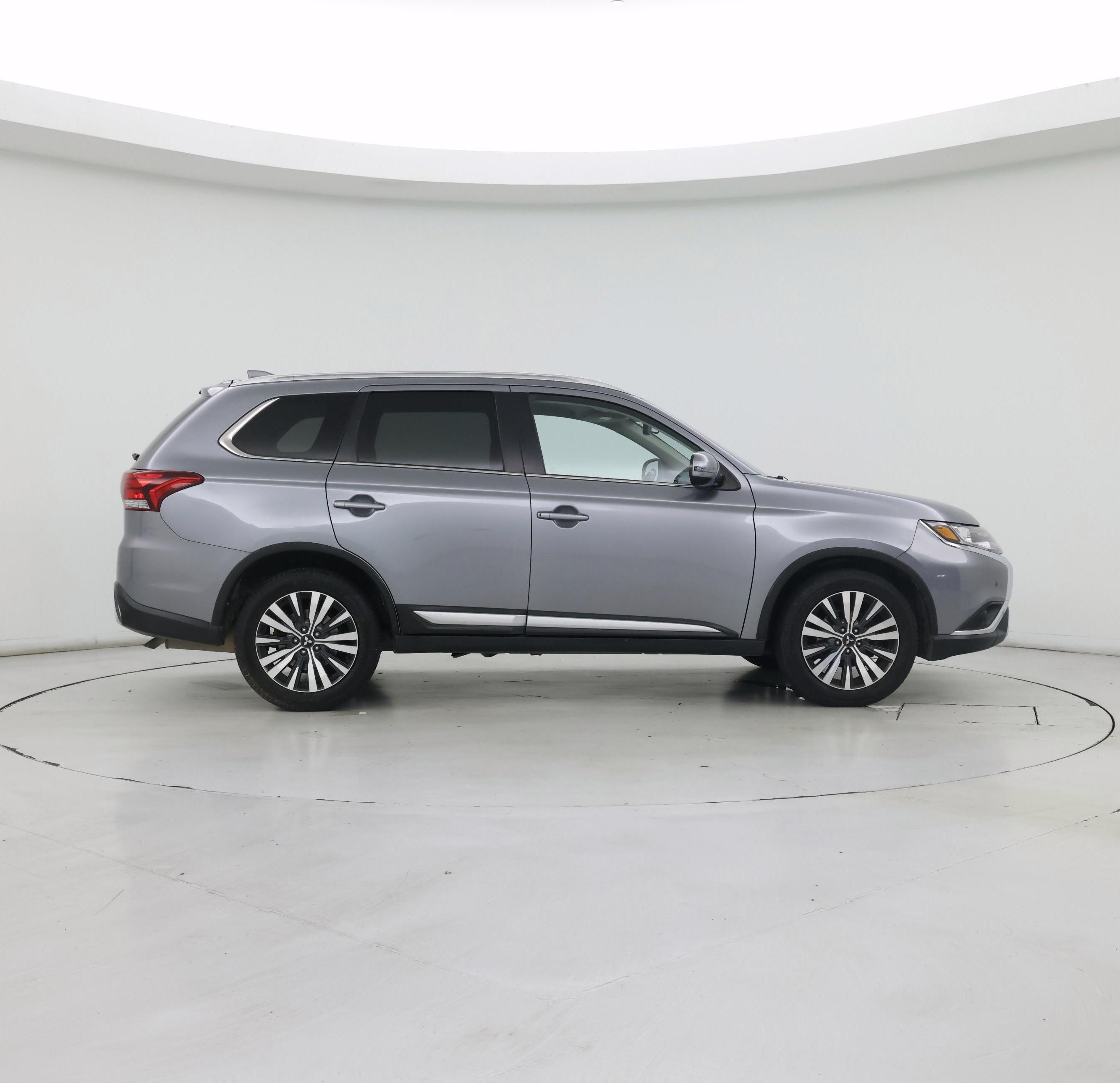 Thumbnail: 2020 Mitsubishi Outlander - 7