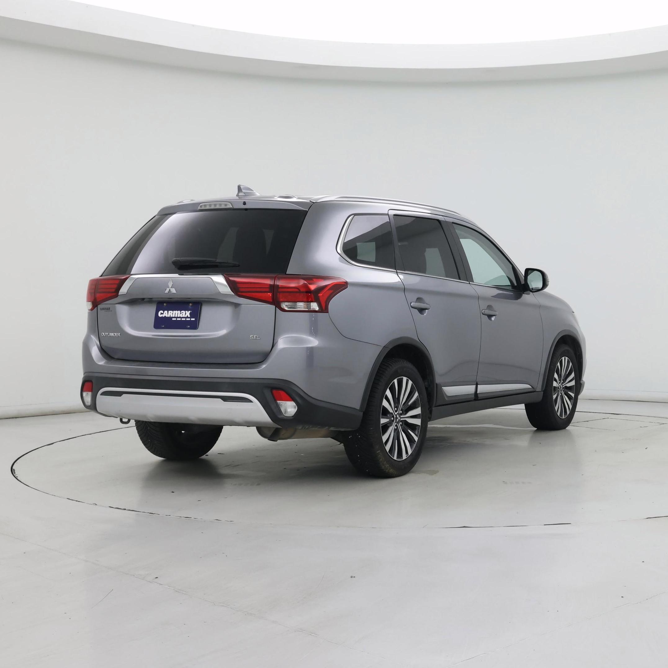 Thumbnail: 2020 Mitsubishi Outlander - 8