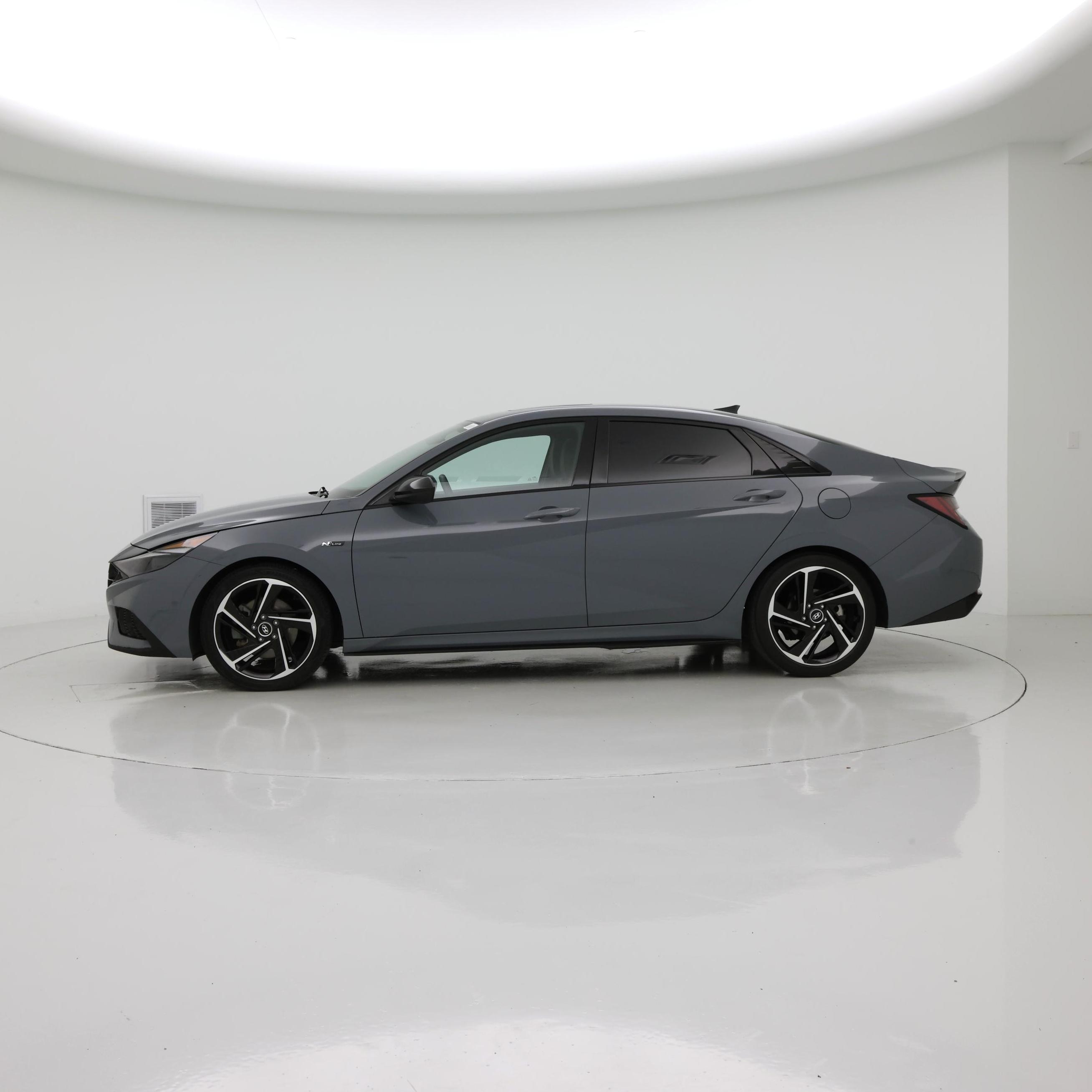 Thumbnail: 2022 Hyundai Elantra - 3