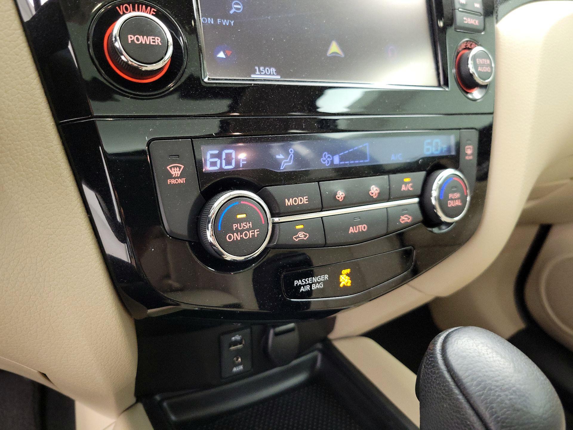 Thumbnail: 2016 Nissan Rogue - 17