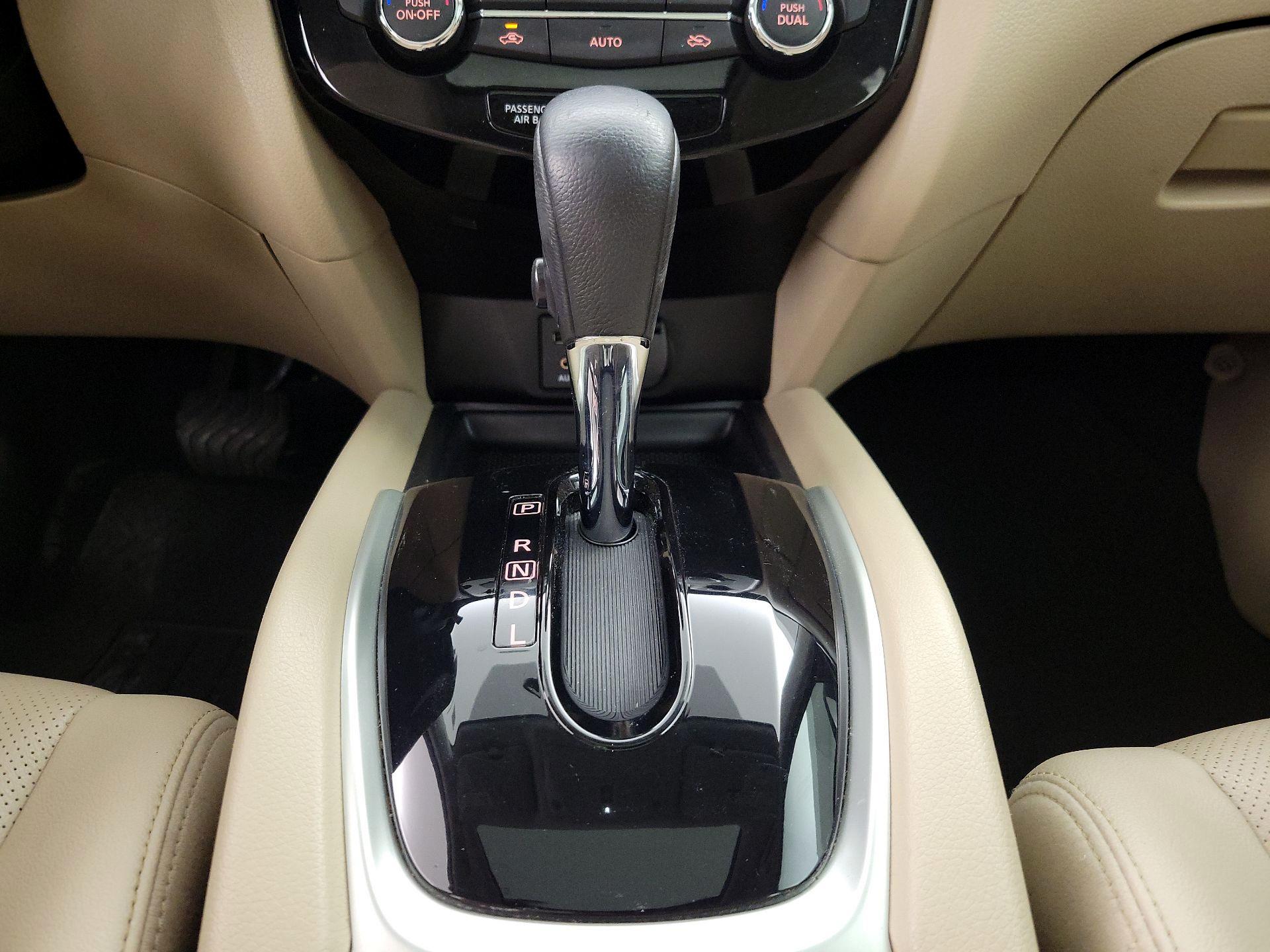 Thumbnail: 2016 Nissan Rogue - 18