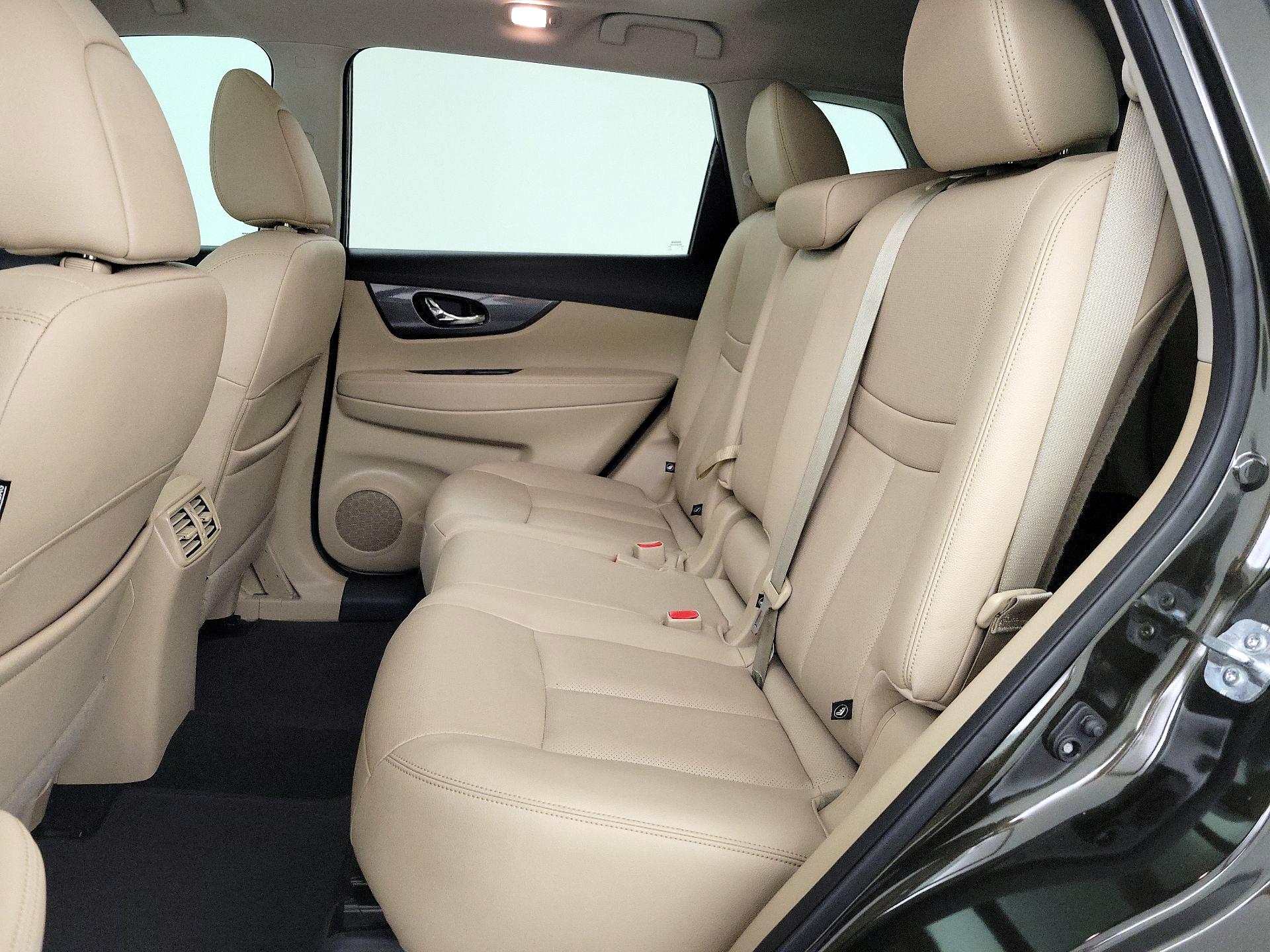 Thumbnail: 2016 Nissan Rogue - 20