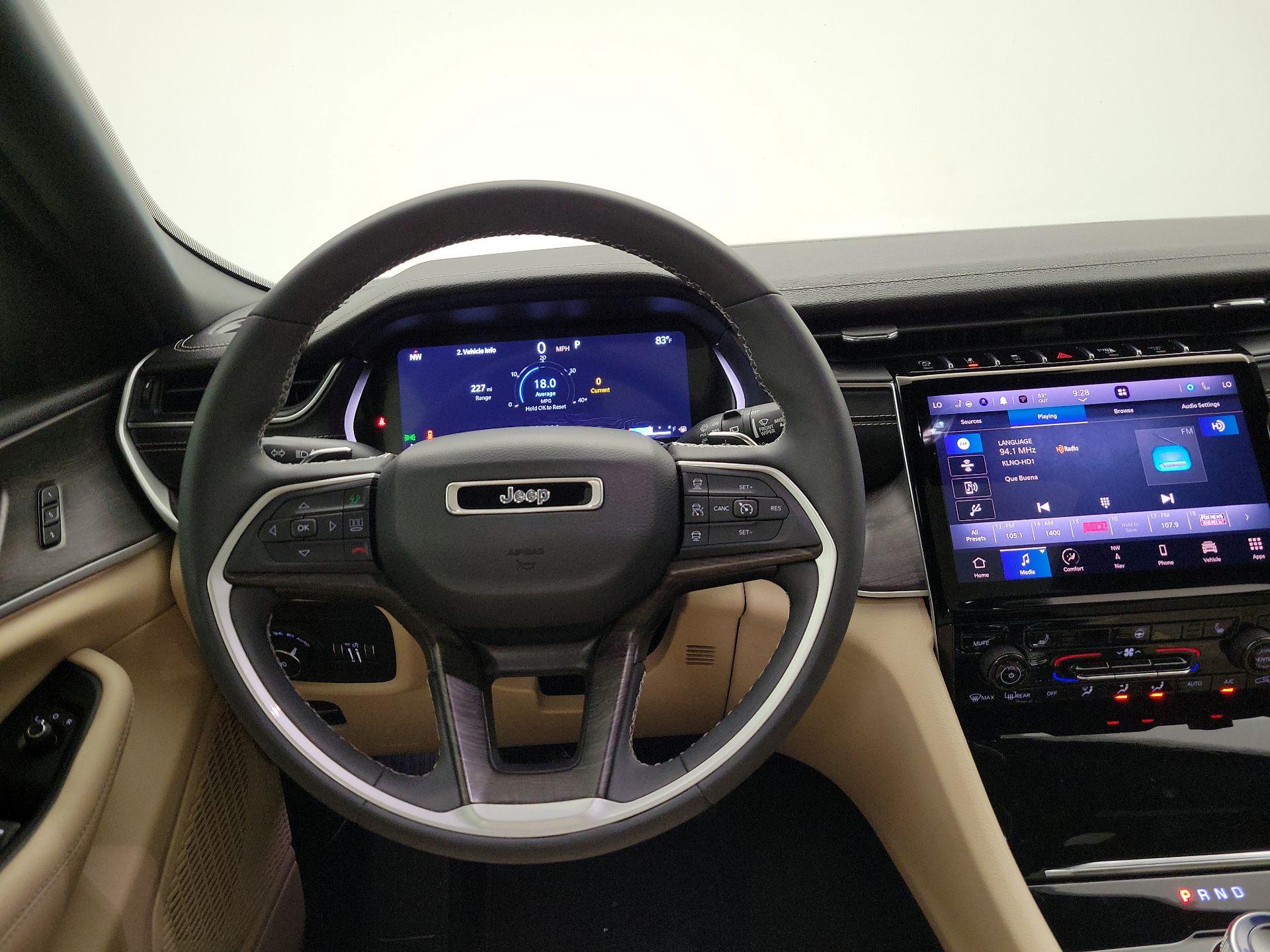 Thumbnail: 2023 Jeep Grand Cherokee - 10