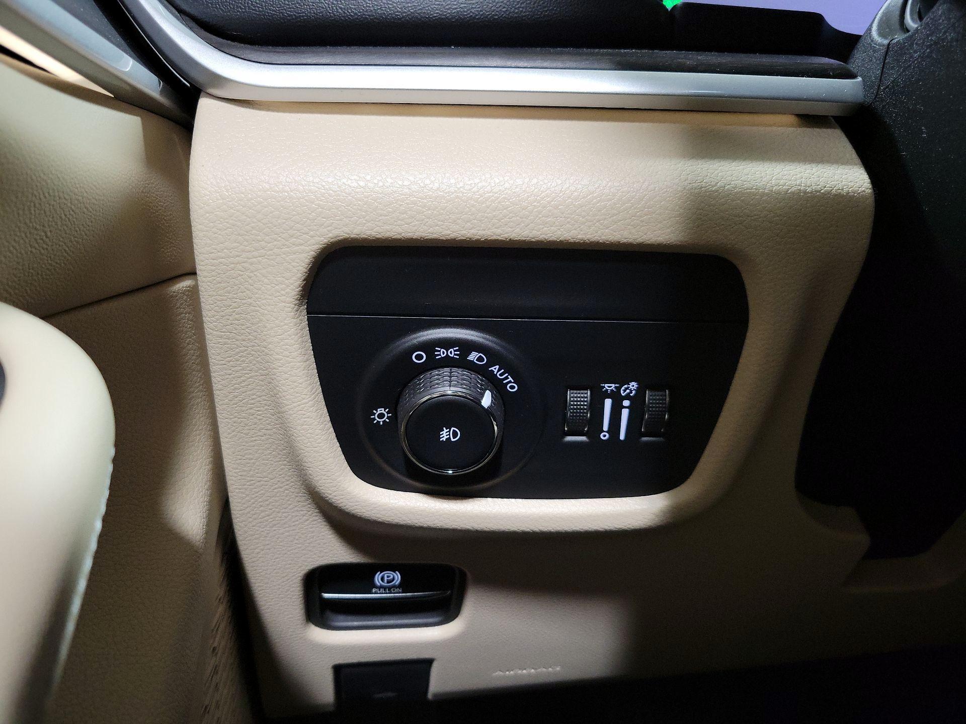 Thumbnail: 2023 Jeep Grand Cherokee - 13