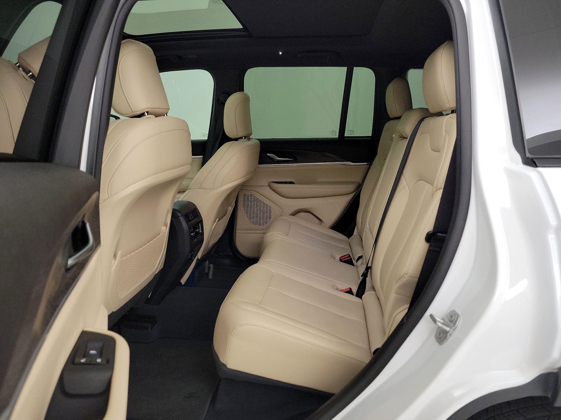 Thumbnail: 2023 Jeep Grand Cherokee - 19