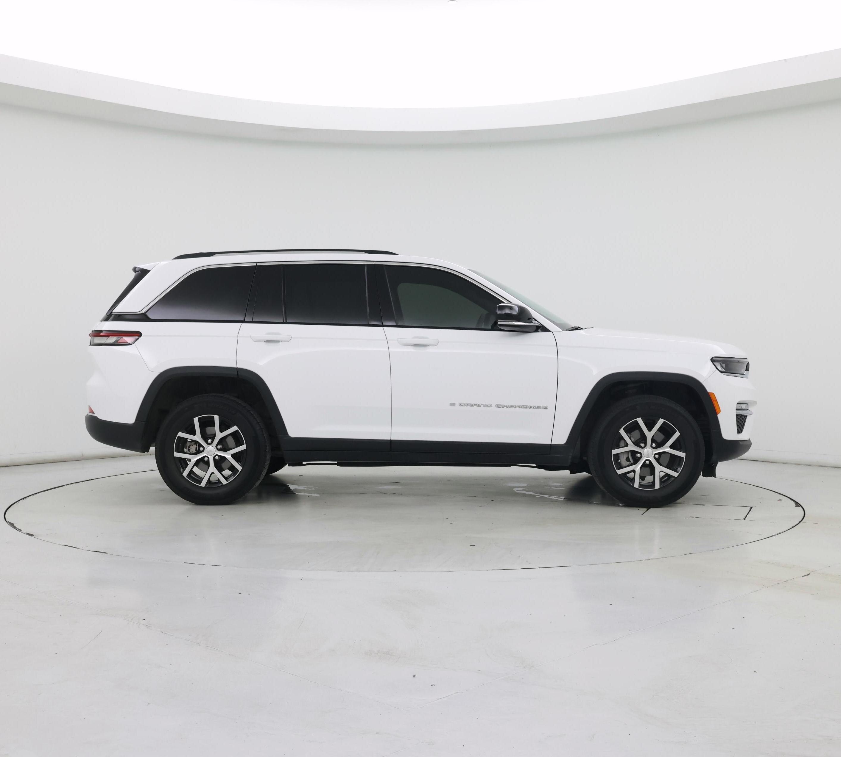 Thumbnail: 2023 Jeep Grand Cherokee - 7