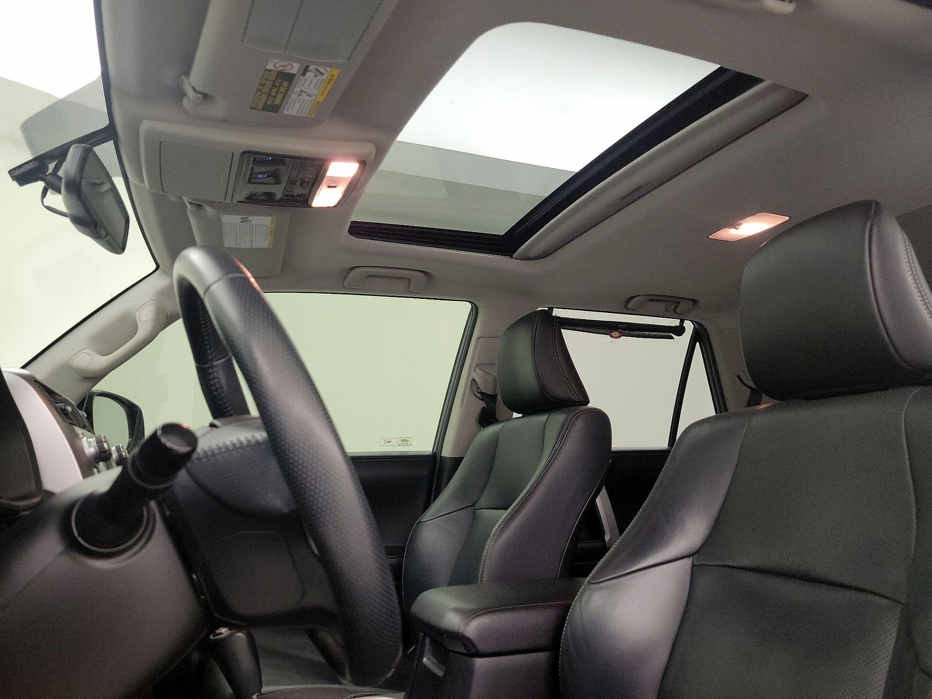 Thumbnail: 2016 Toyota 4Runner - 18