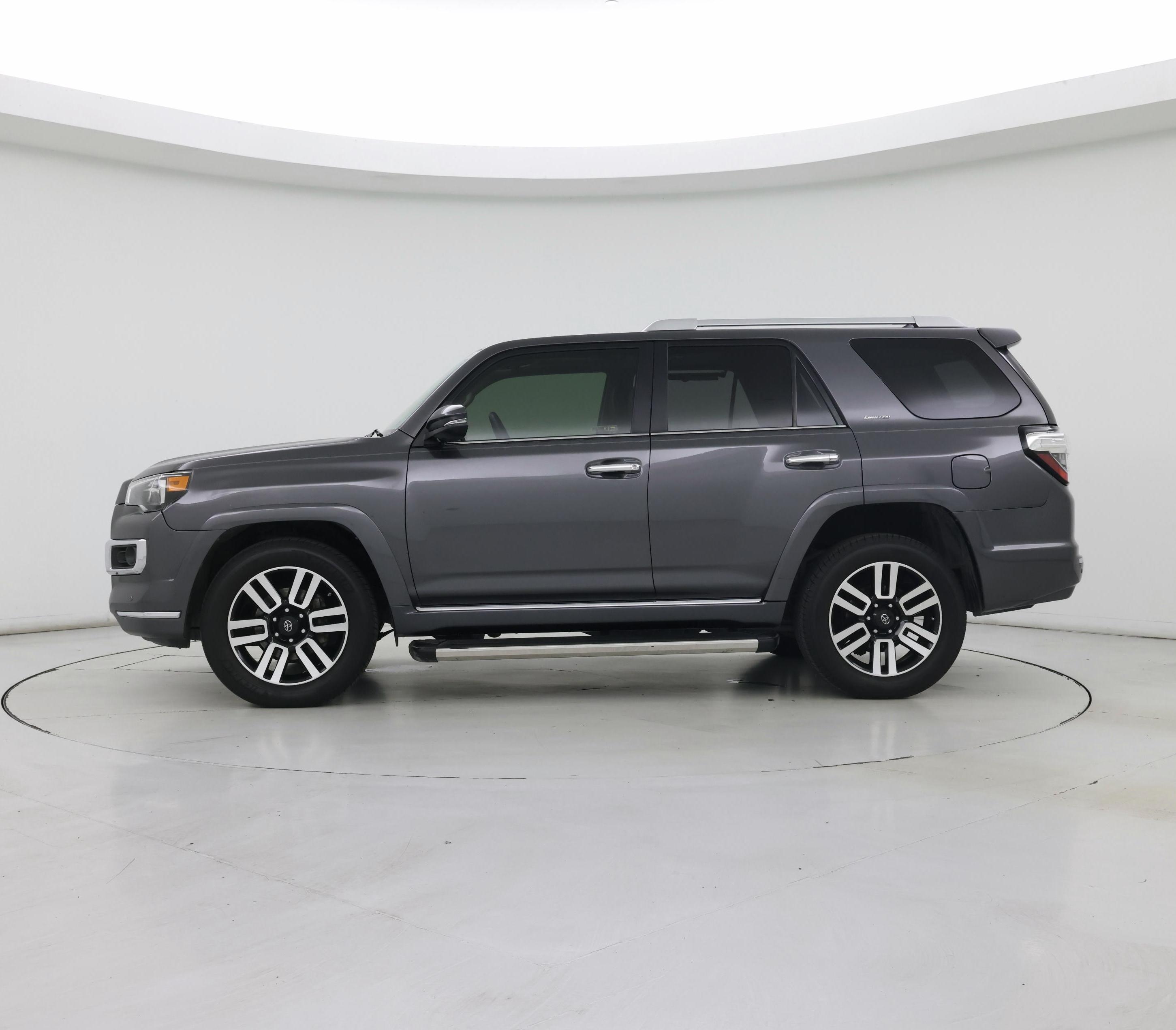 Thumbnail: 2016 Toyota 4Runner - 3