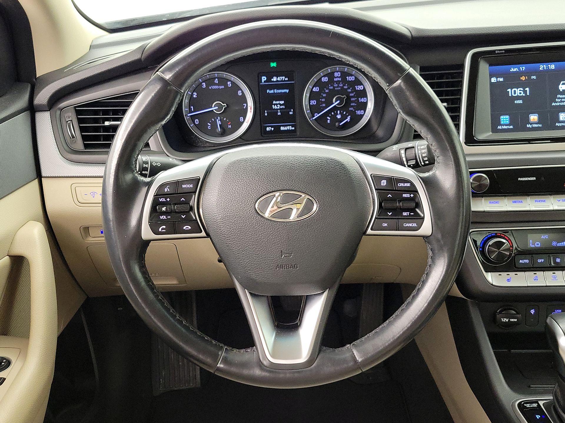 Thumbnail: 2019 Hyundai Sonata - 10