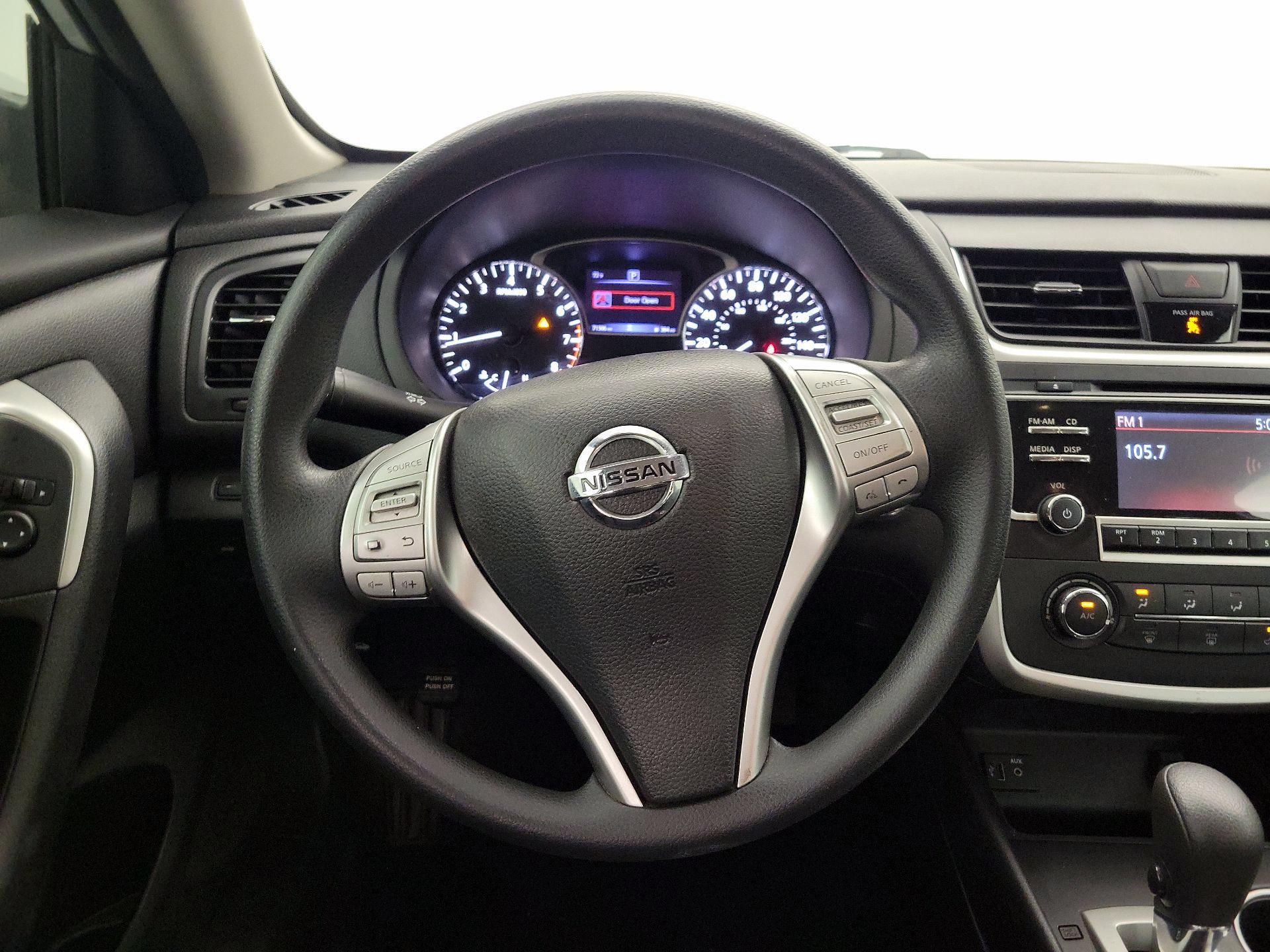 Thumbnail: 2018 Nissan Altima - 10