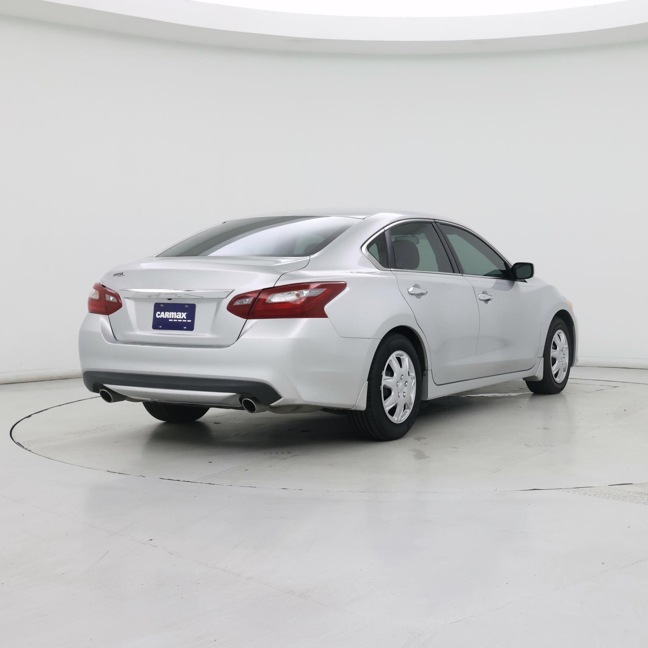 Thumbnail: 2018 Nissan Altima - 8