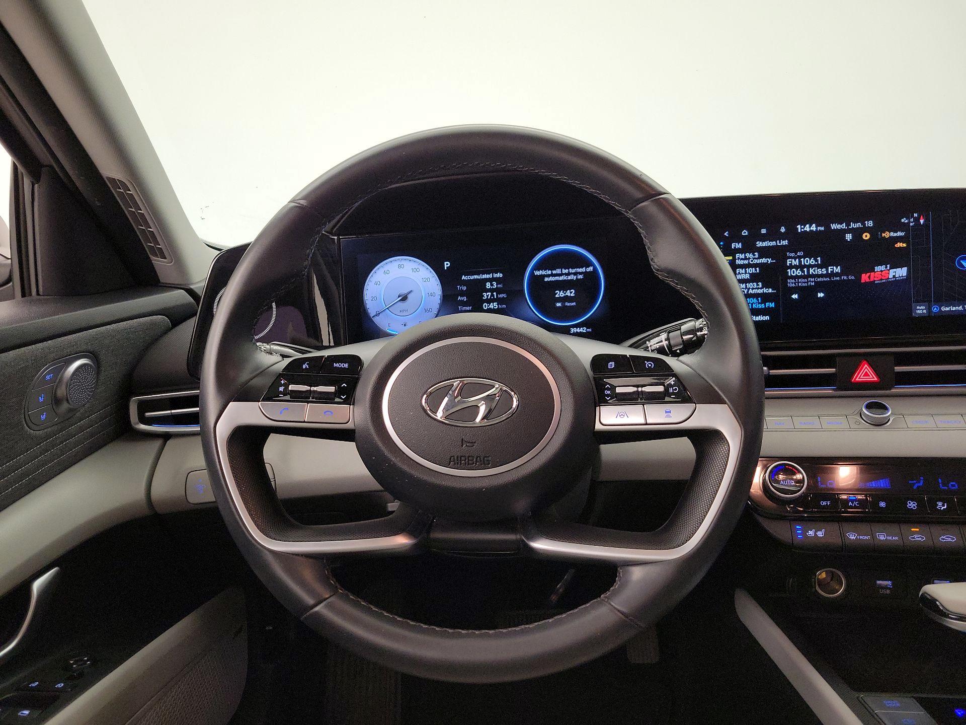 Thumbnail: 2023 Hyundai Elantra - 10