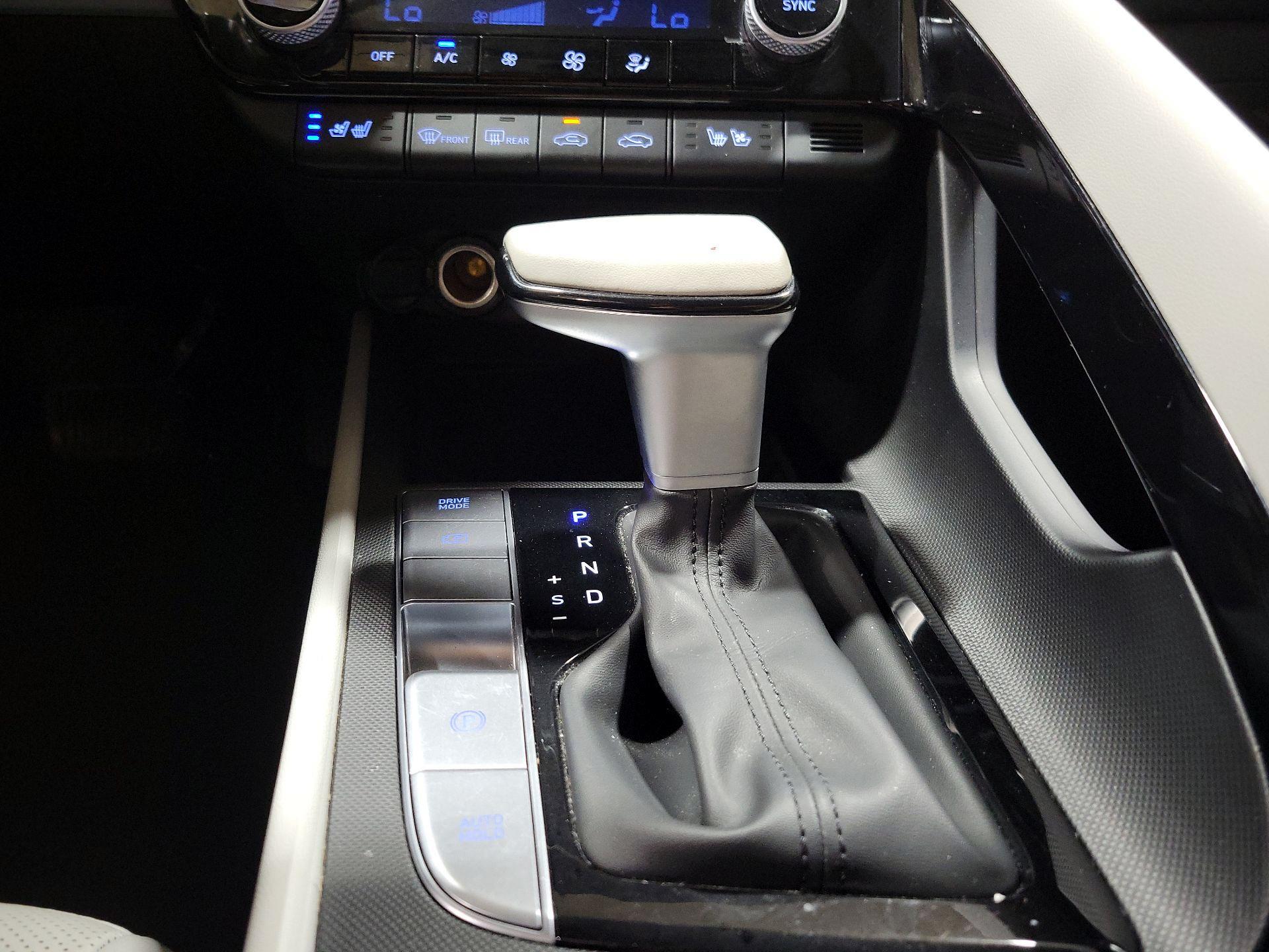 Thumbnail: 2023 Hyundai Elantra - 17