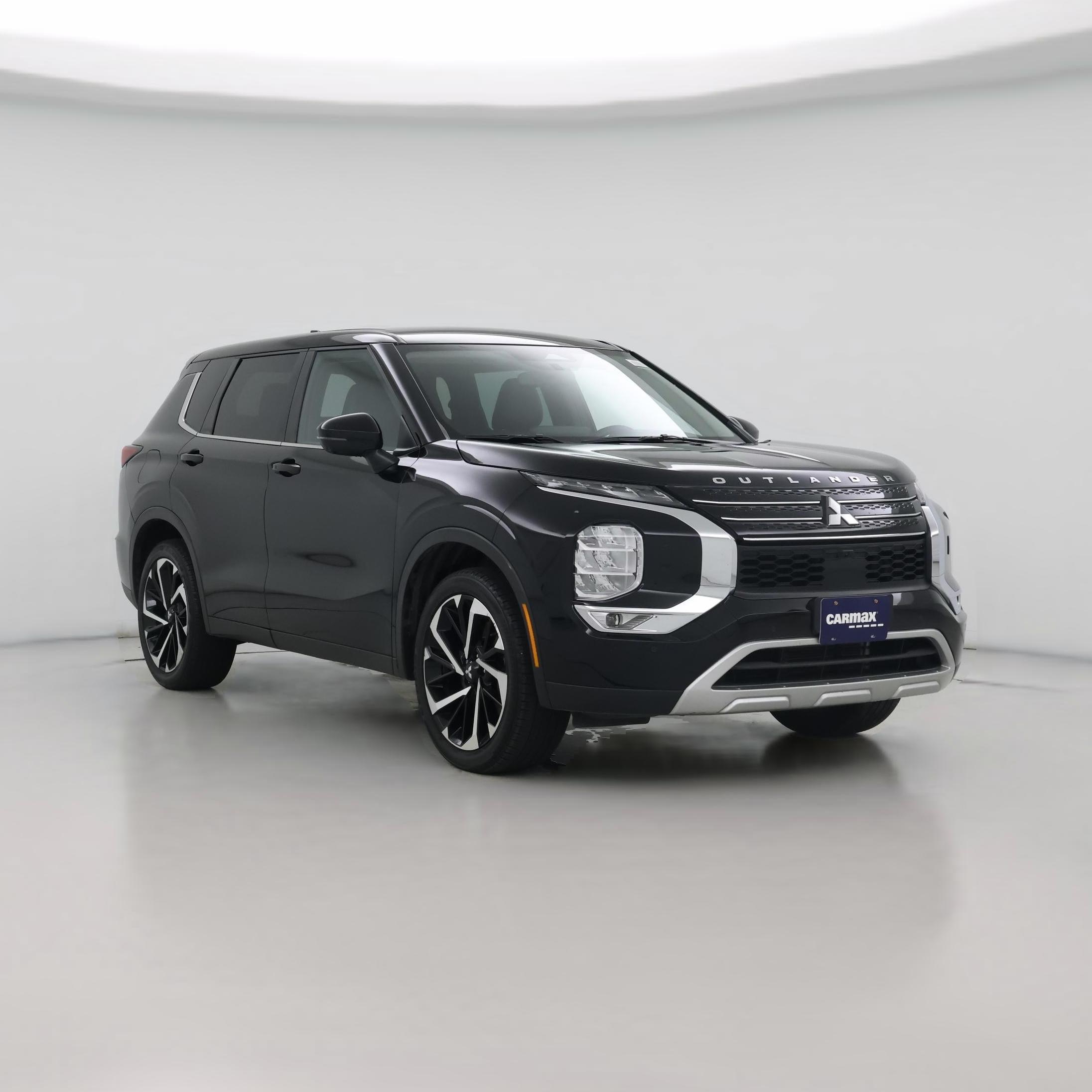 Thumbnail: 2023 Mitsubishi Outlander - 1