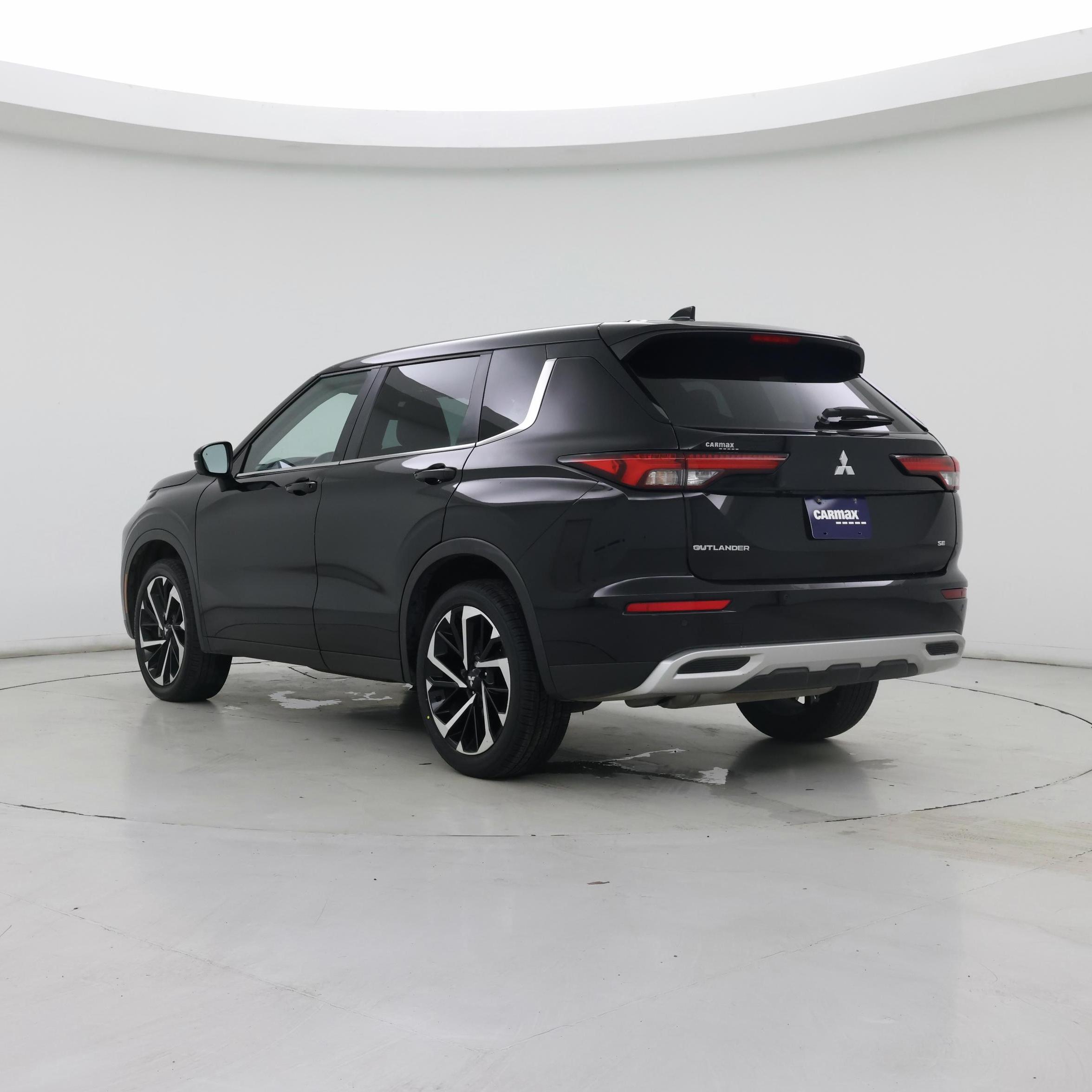 Thumbnail: 2023 Mitsubishi Outlander - 2