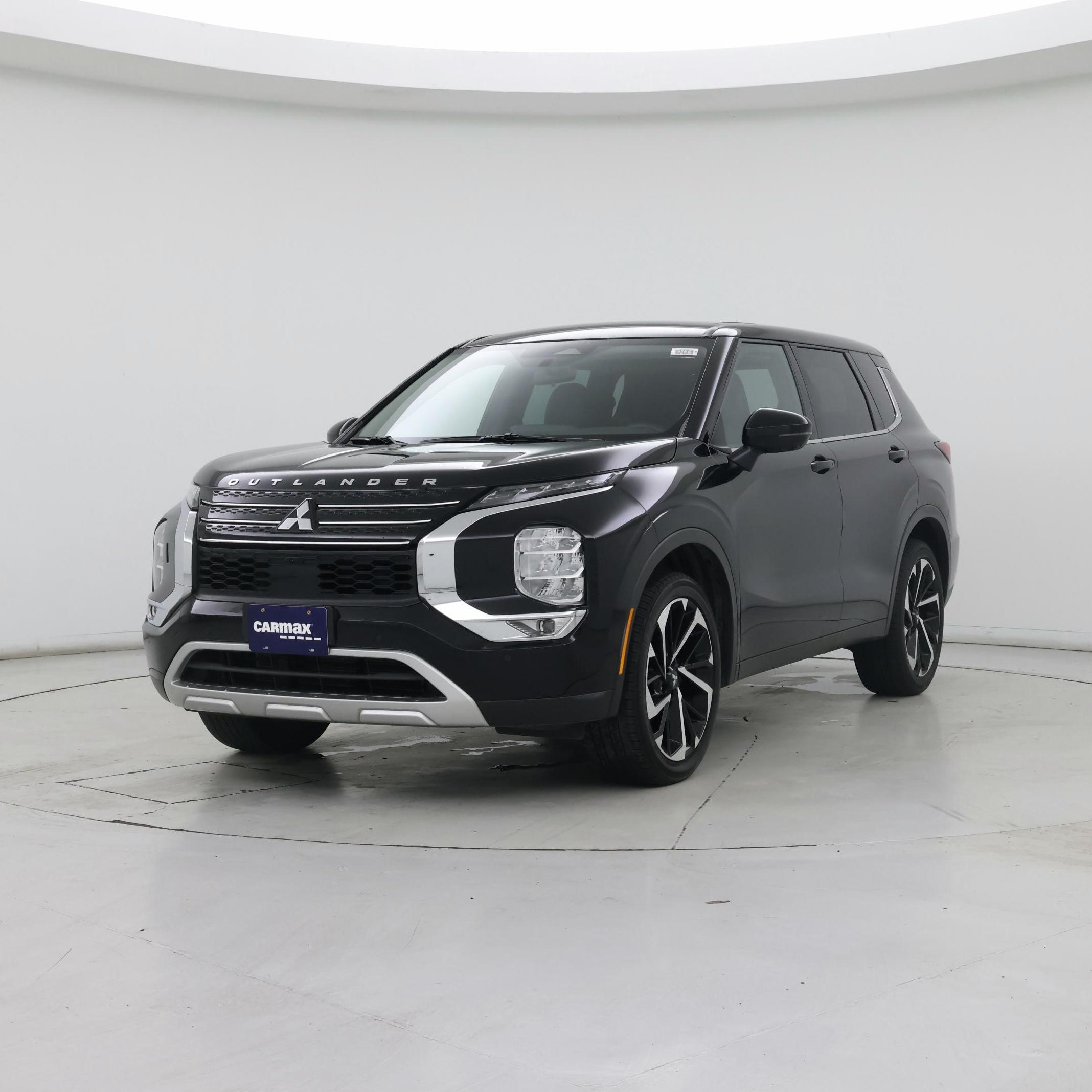 Thumbnail: 2023 Mitsubishi Outlander - 4