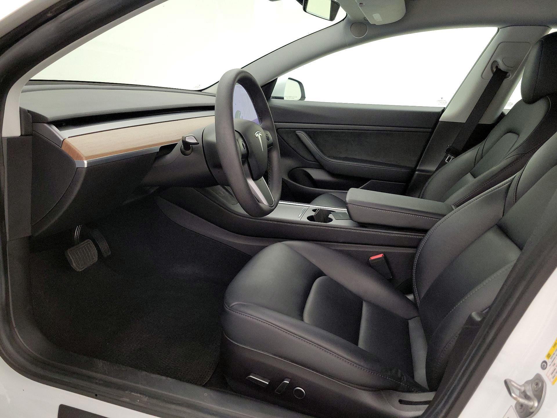 Thumbnail: 2021 Tesla Model 3 - 11