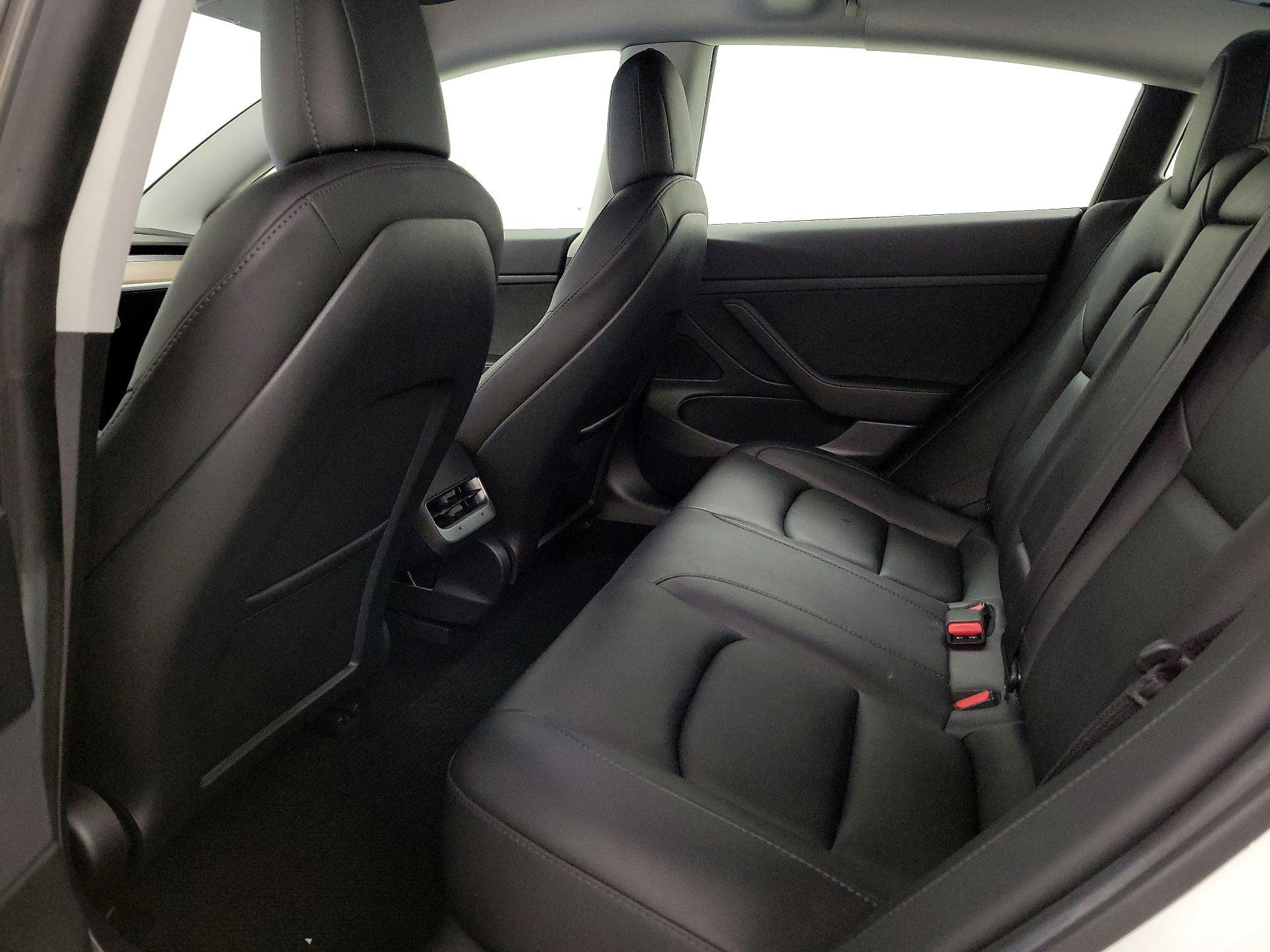 Thumbnail: 2021 Tesla Model 3 - 19