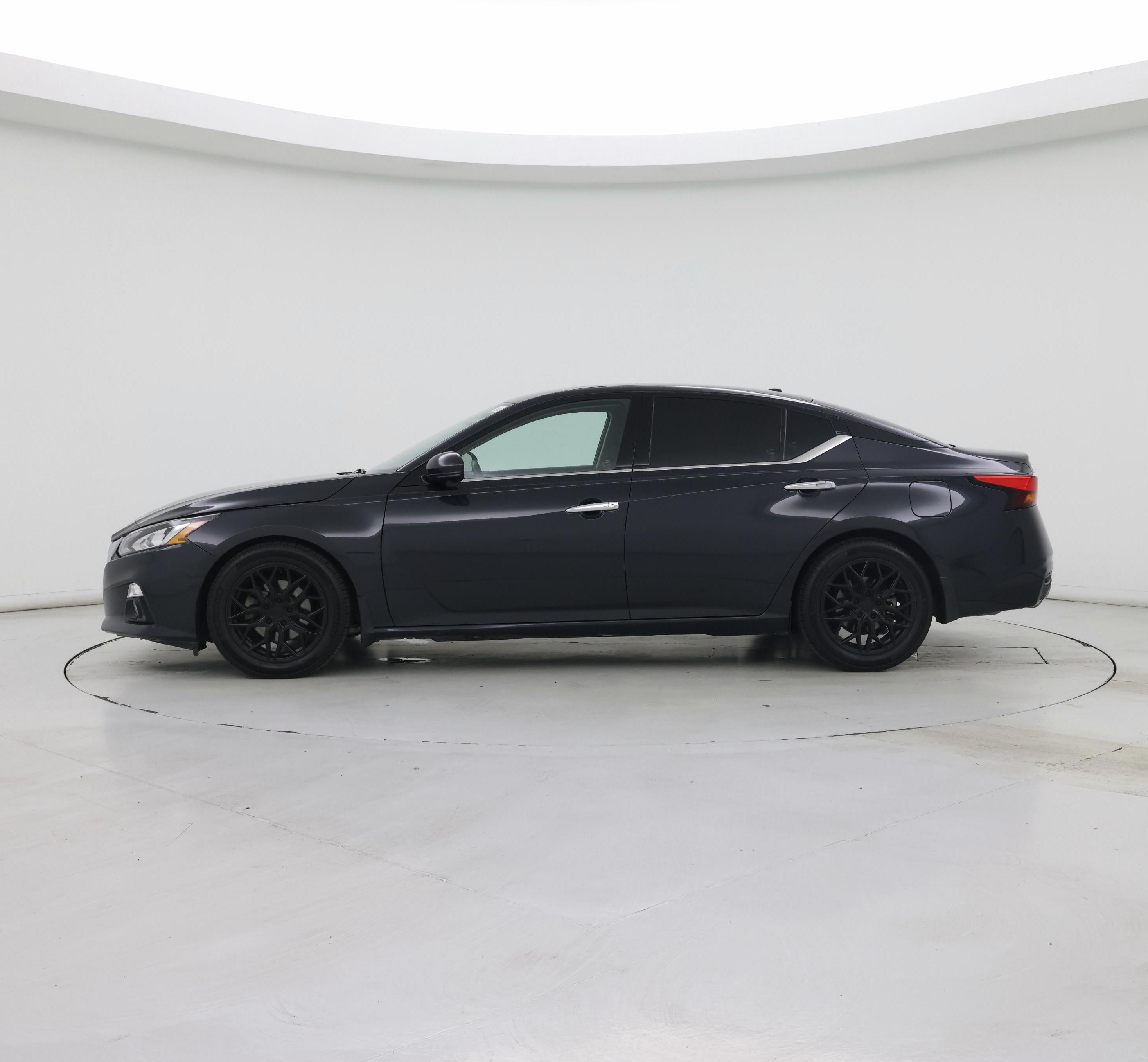 Thumbnail: 2020 Nissan Altima - 3