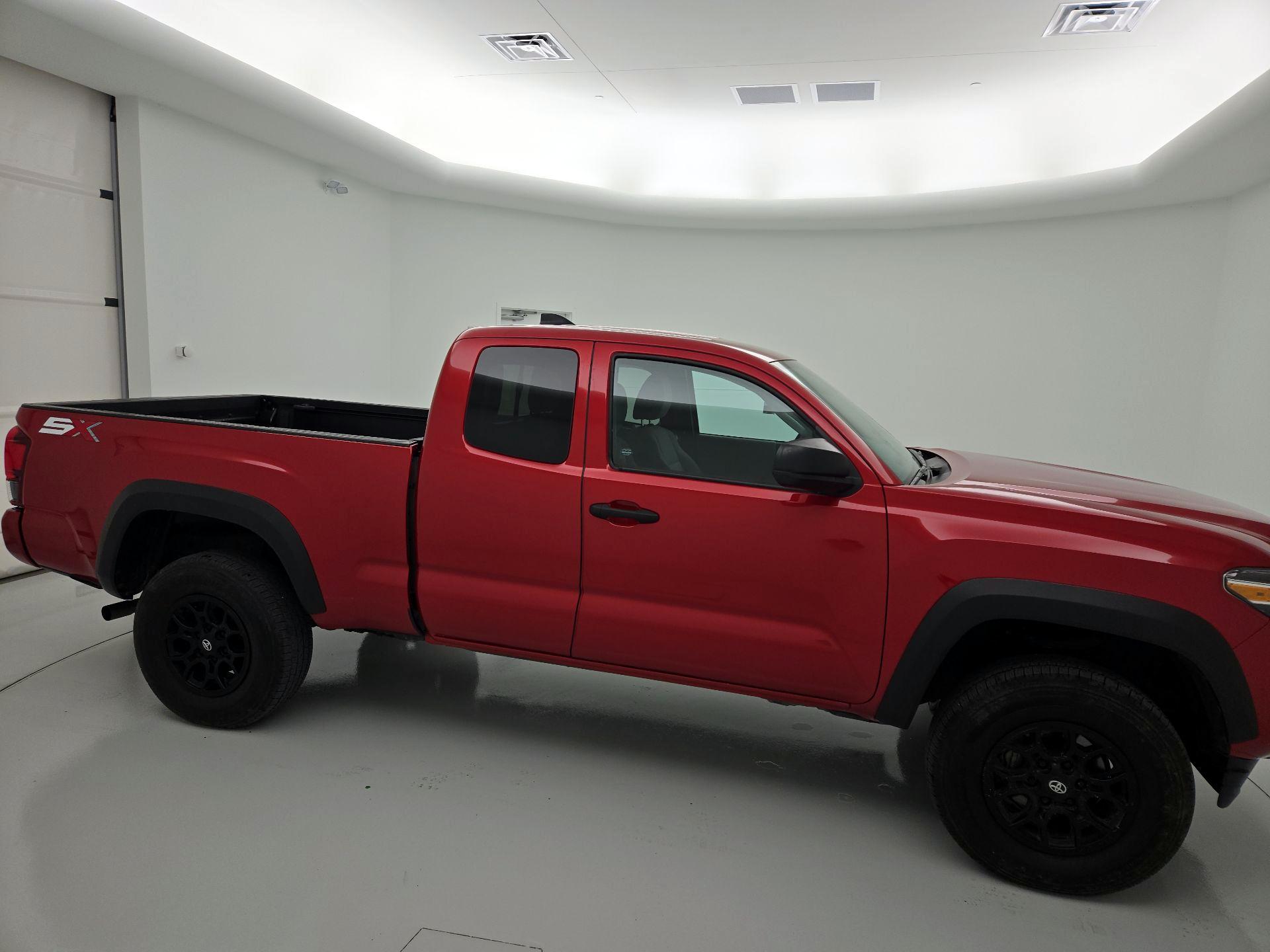 Thumbnail: 2022 Toyota Tacoma - 4