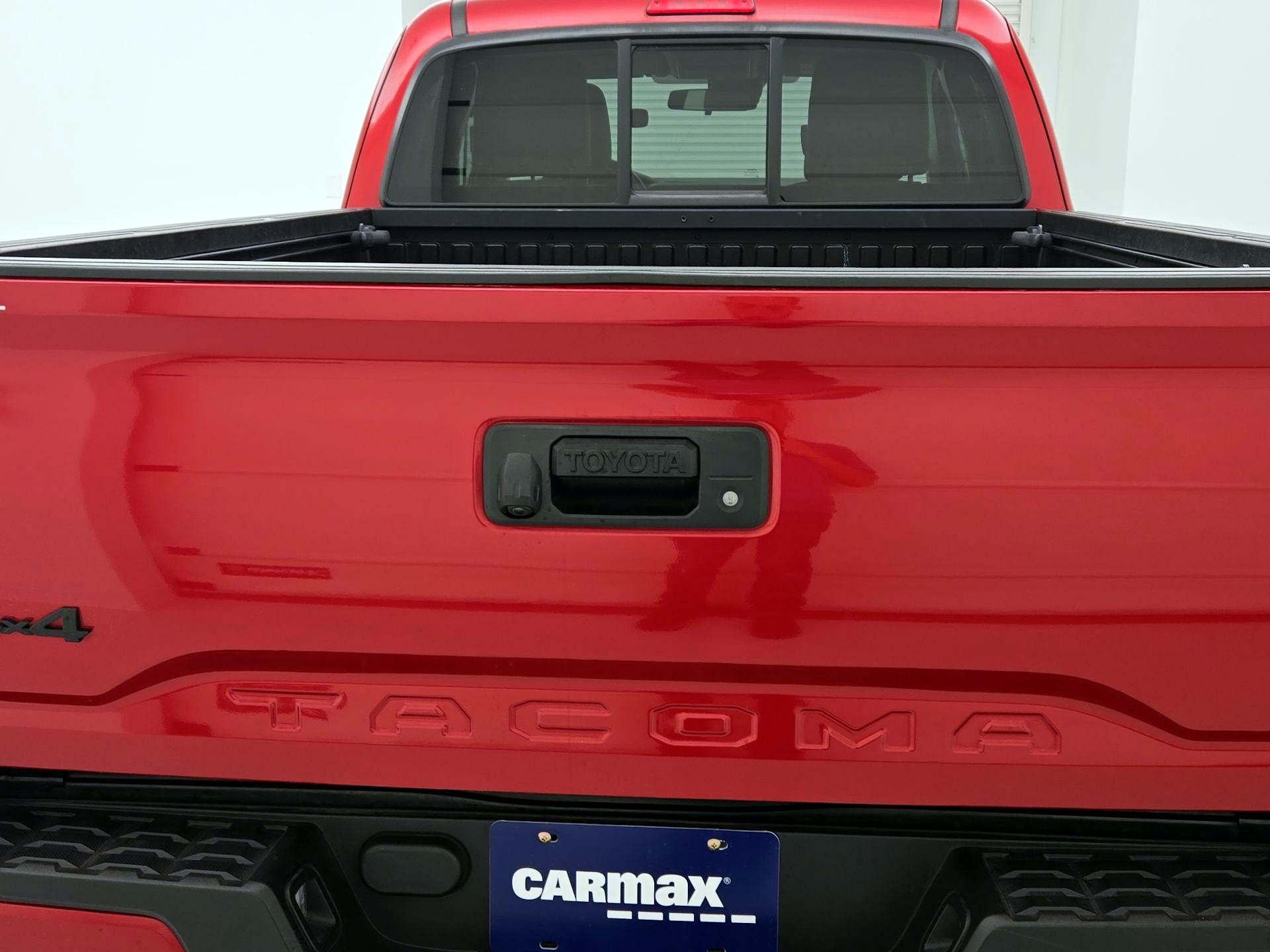 Thumbnail: 2022 Toyota Tacoma - 6