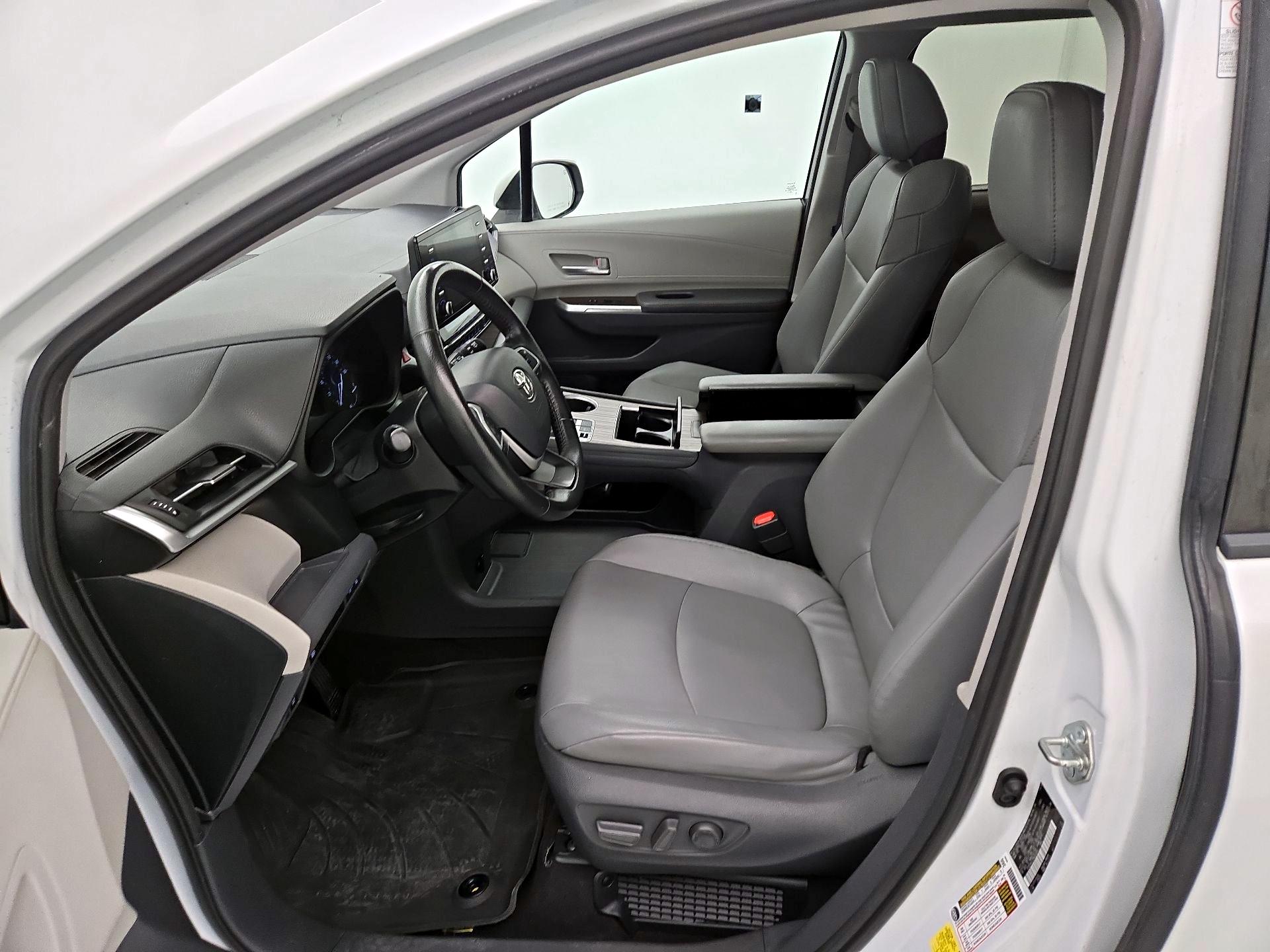 Thumbnail: 2021 Toyota Sienna - 11