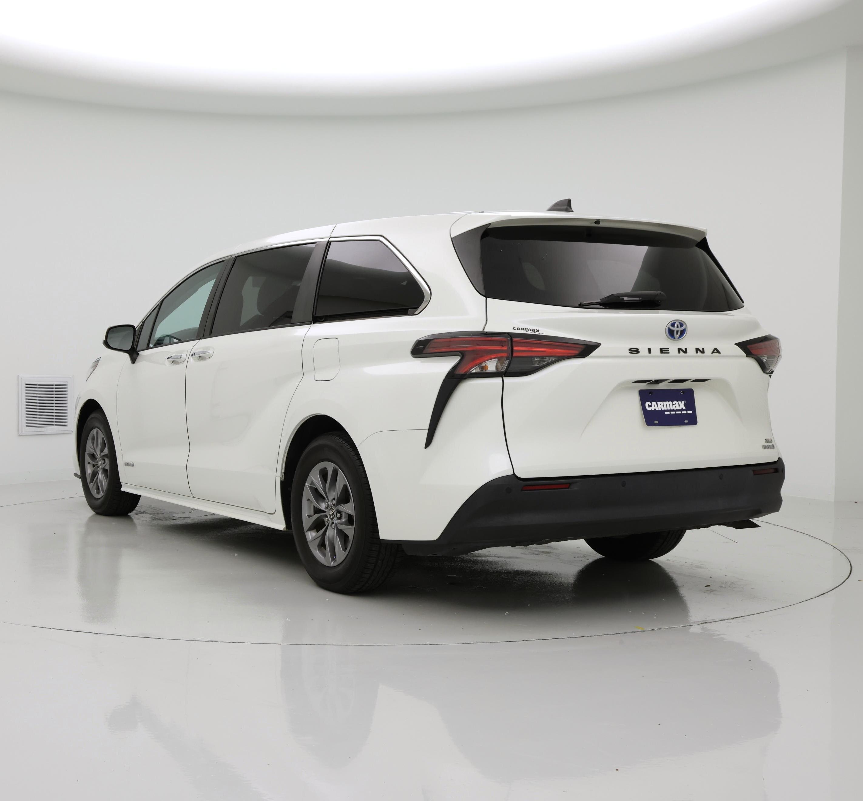Thumbnail: 2021 Toyota Sienna - 2