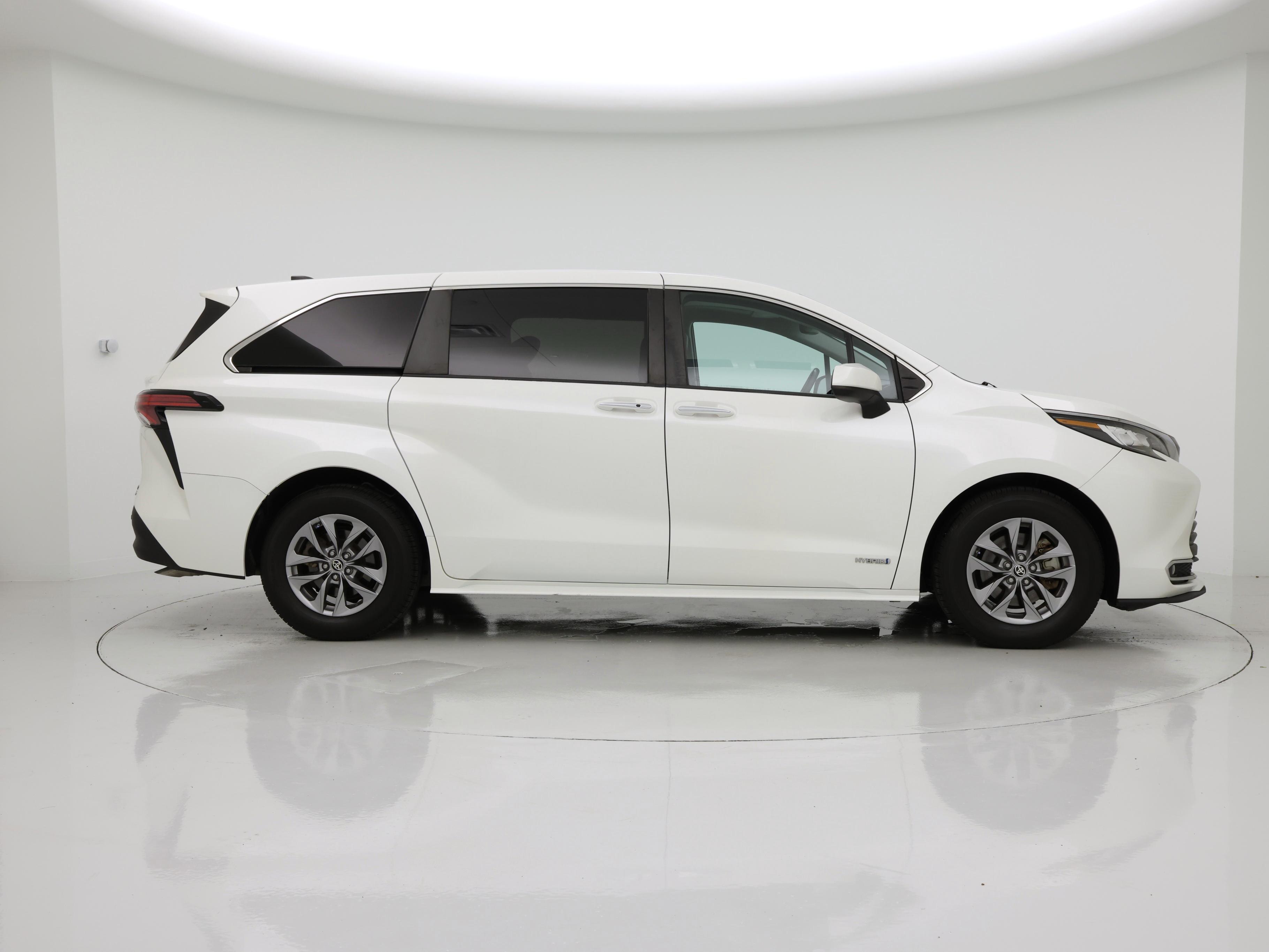 Thumbnail: 2021 Toyota Sienna - 7