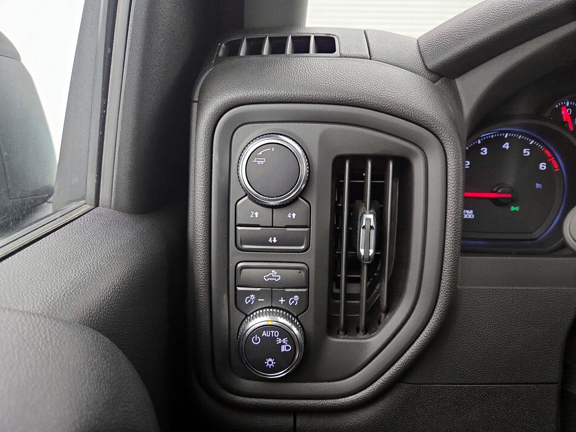 Thumbnail: 2024 GMC Sierra 2500 - 13