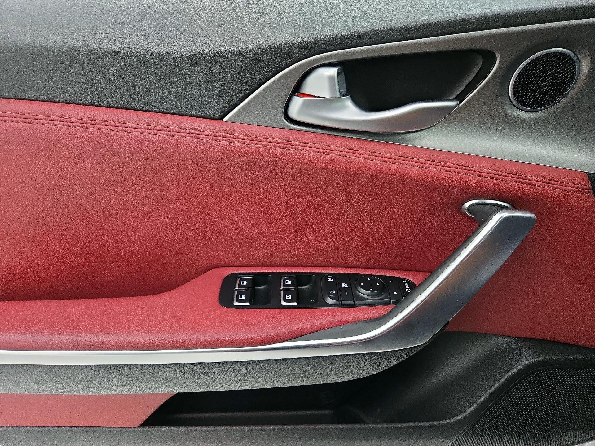 Thumbnail: 2019 Kia Stinger - 12