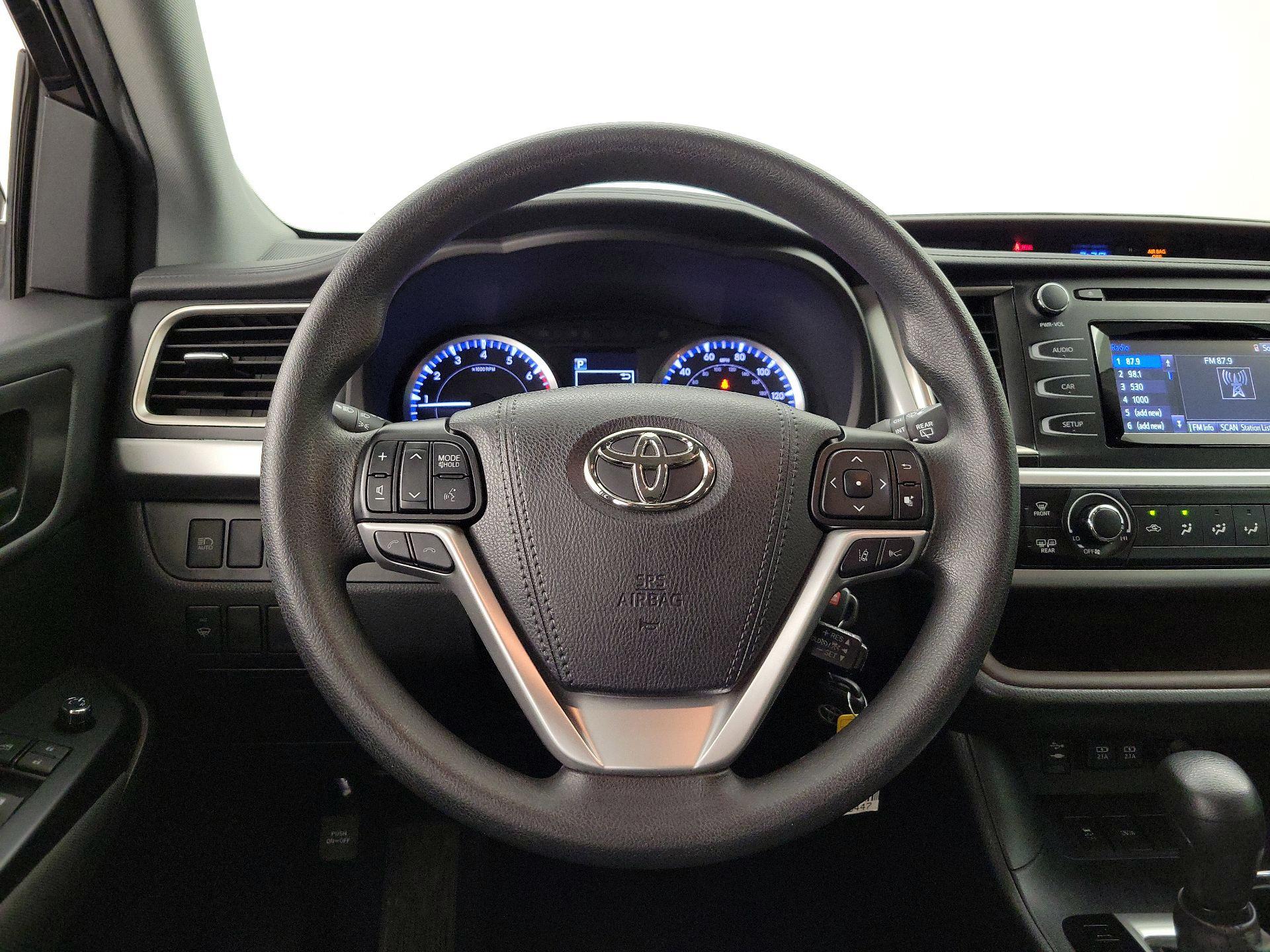 Thumbnail: 2019 Toyota Highlander - 10