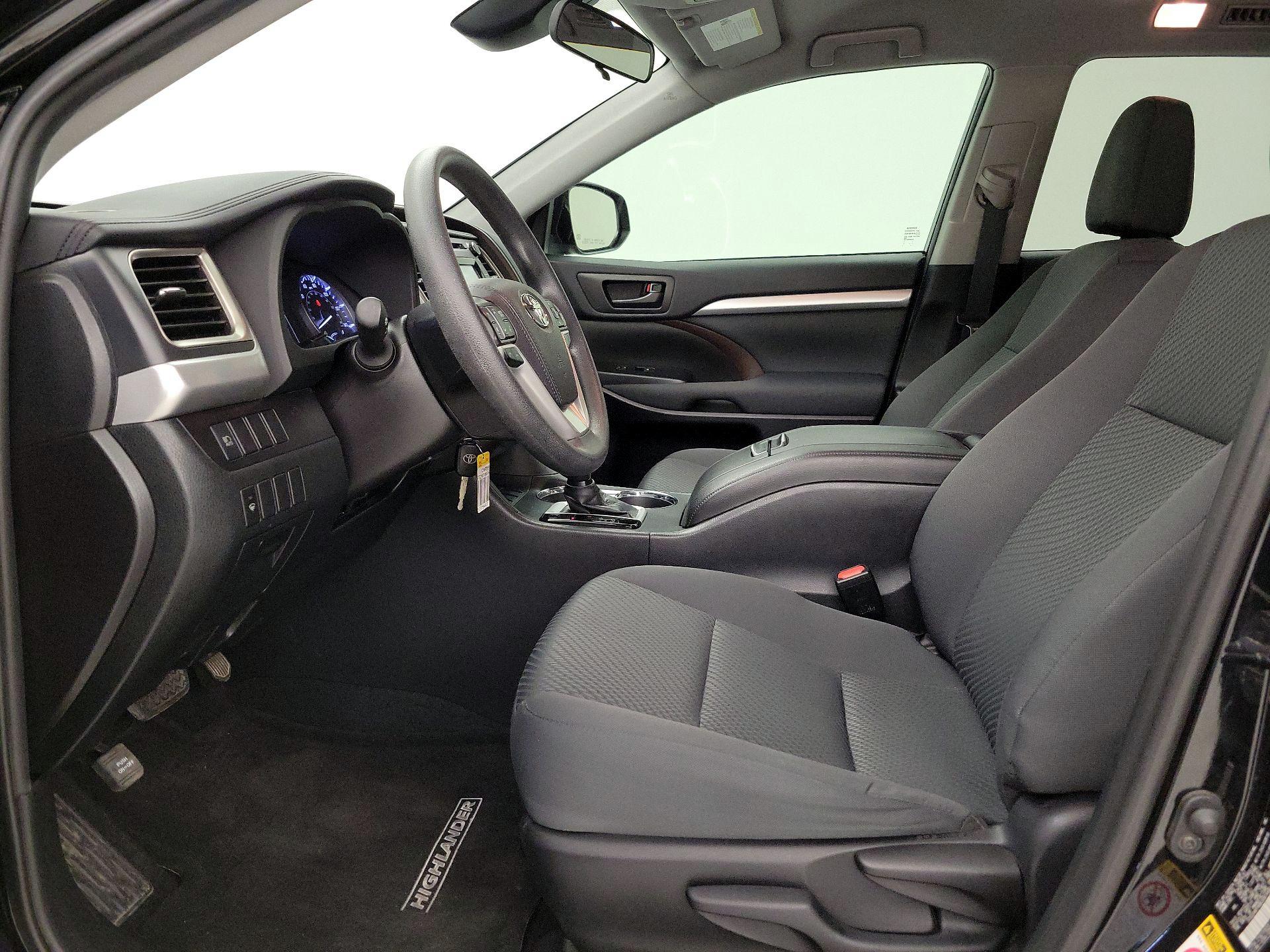 Thumbnail: 2019 Toyota Highlander - 11