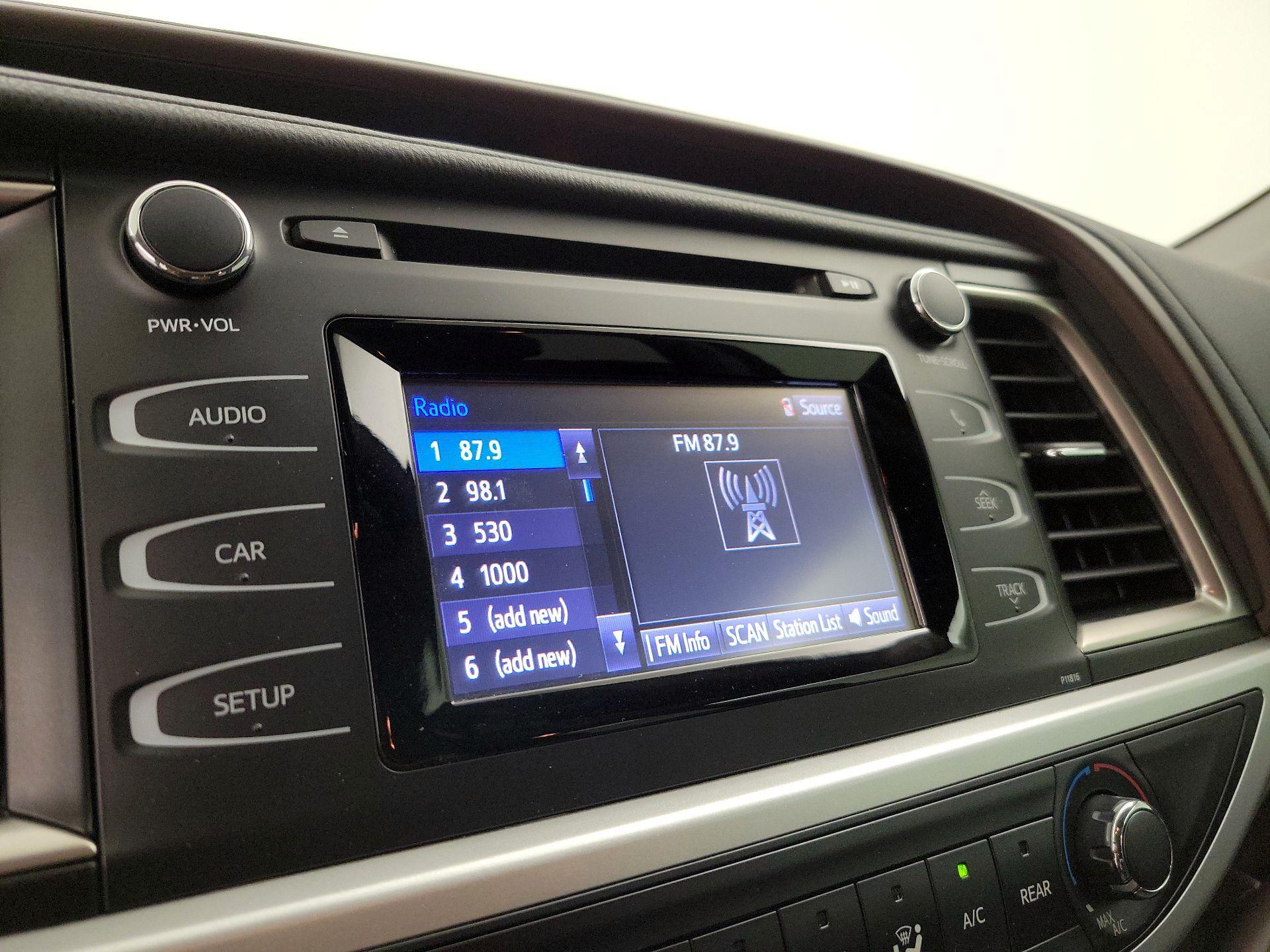 Thumbnail: 2019 Toyota Highlander - 15