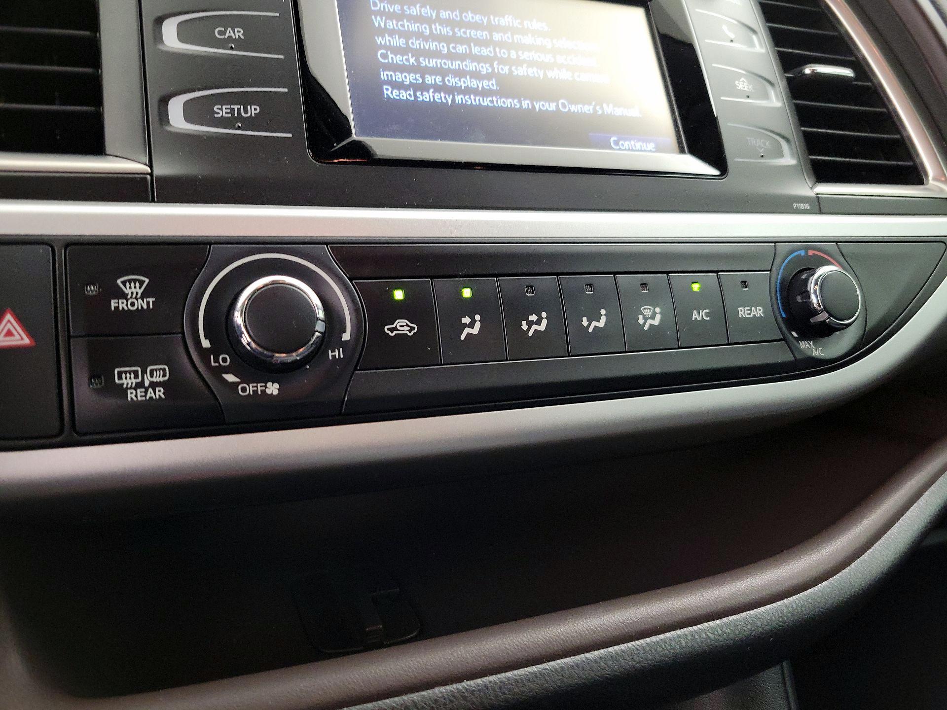 Thumbnail: 2019 Toyota Highlander - 16