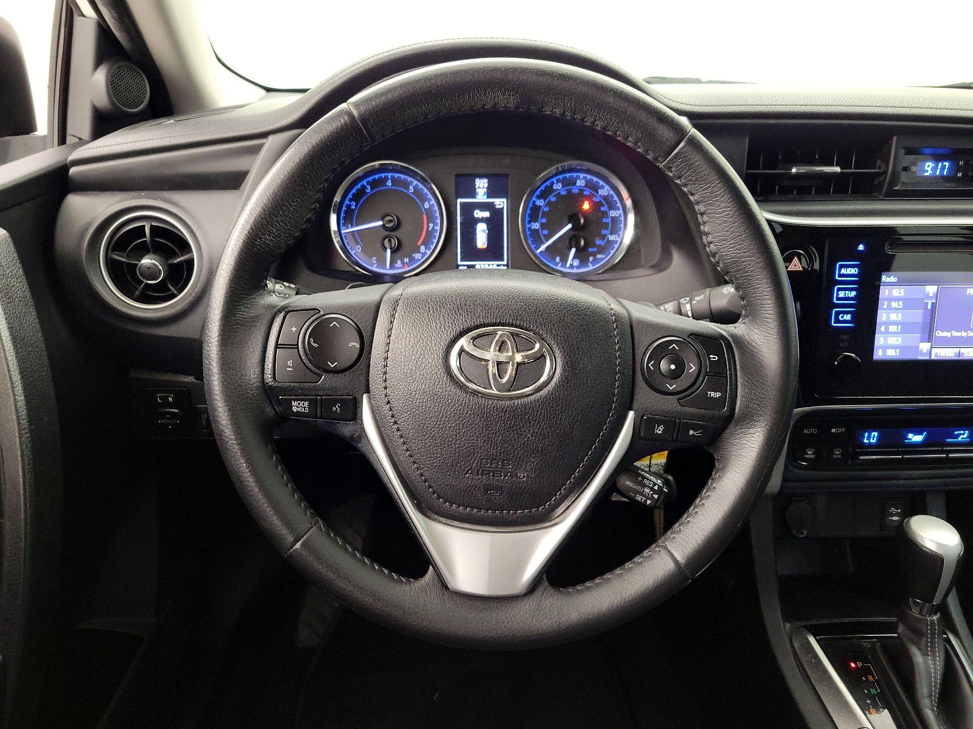 Thumbnail: 2017 Toyota Corolla - 10