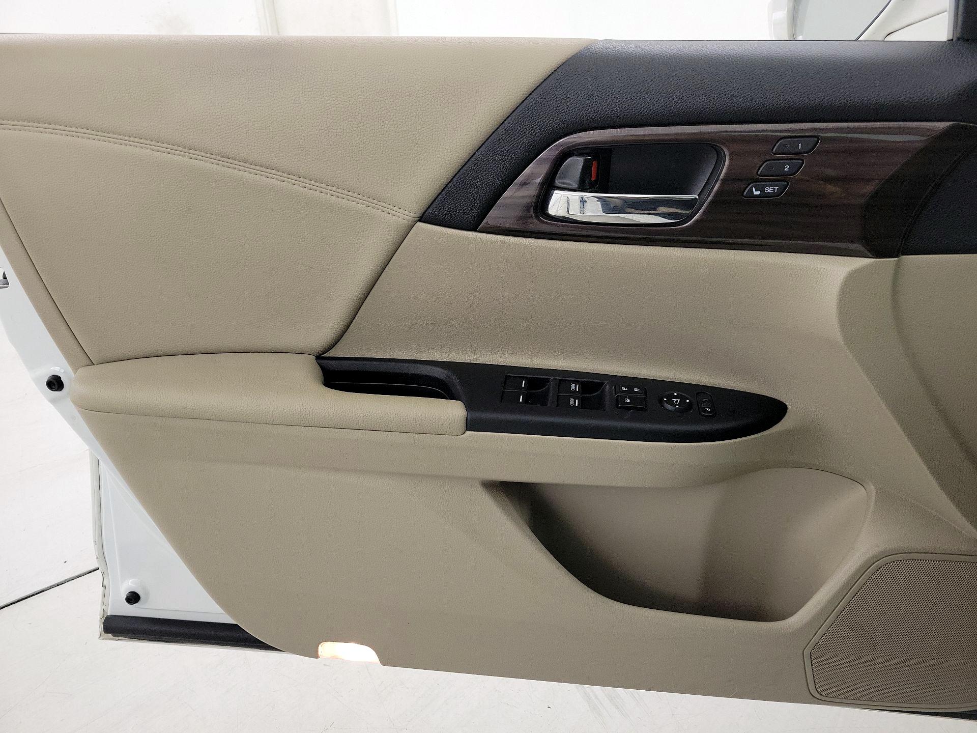 Thumbnail: 2017 Honda Accord - 12