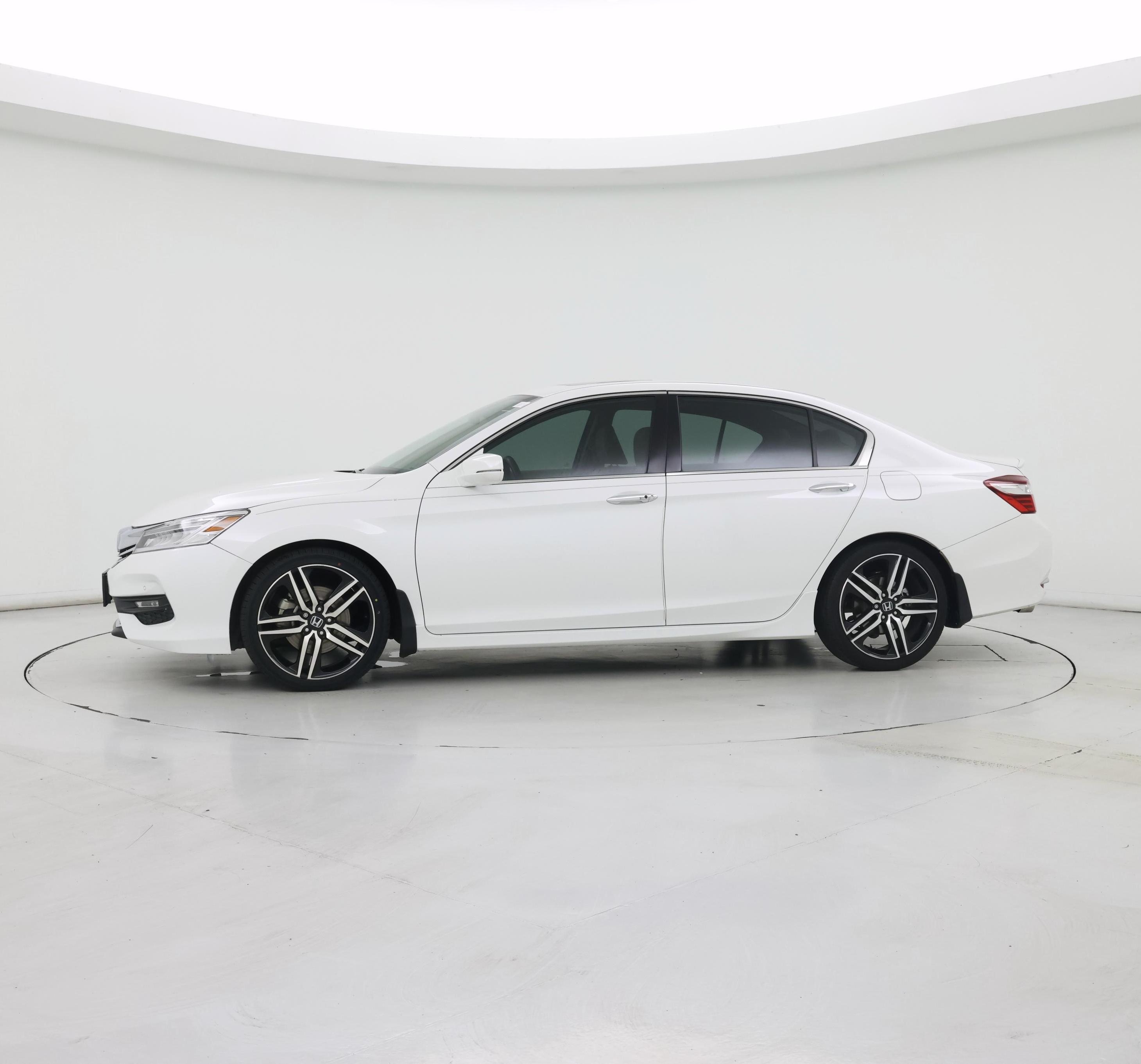 Thumbnail: 2017 Honda Accord - 3