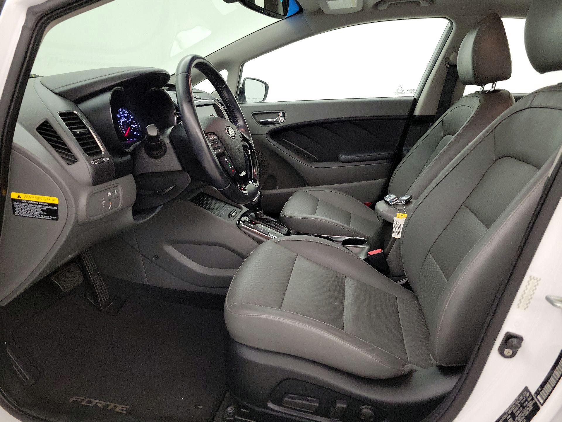 Thumbnail: 2017 Kia Forte - 11